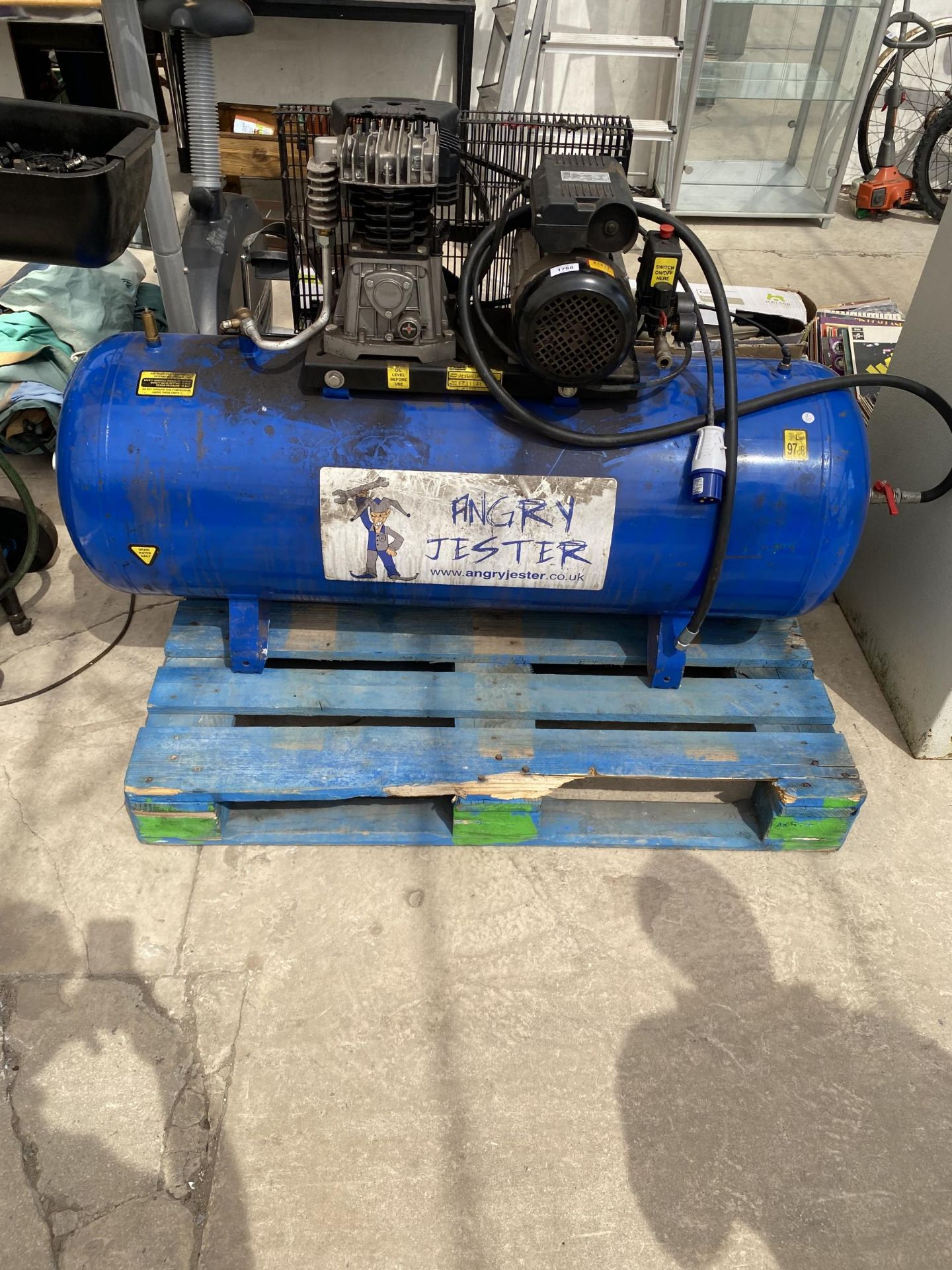 AN ANGRY JESTER 16A AIR COMPRESSOR