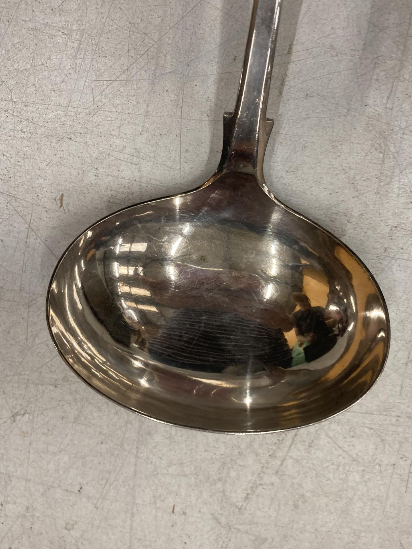 A LARGE SILVER PLATED LADLE - Image 2 of 3