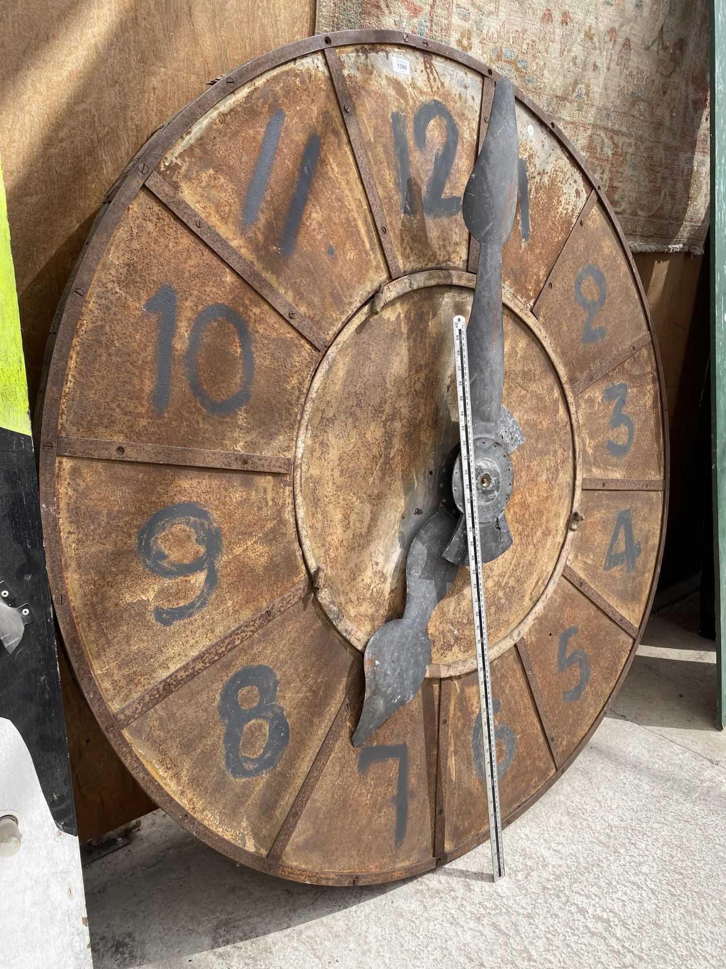 A VINTAGE METAL AND WOODEN LARGE FRENCH CLOCK COMPLETE WITH WORKINGS - Image 3 of 4