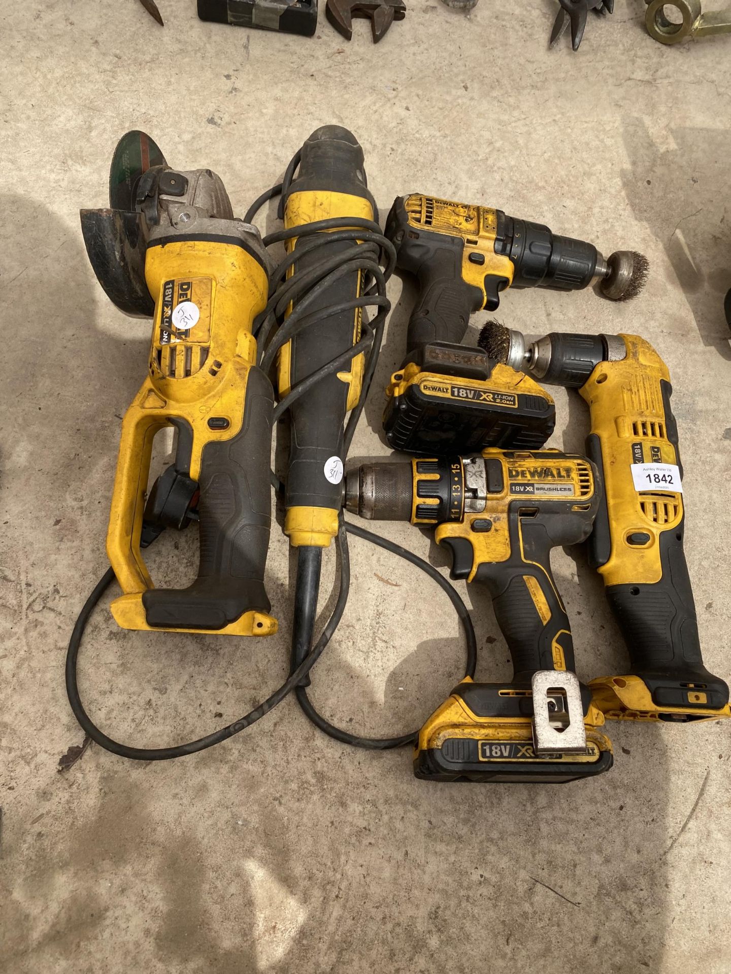 VARIOUS DEWALT POWER TOOLS TO INCLUDE TWO BATTERY DRILLS, A GRINDER AND A MULTITOOL ETC