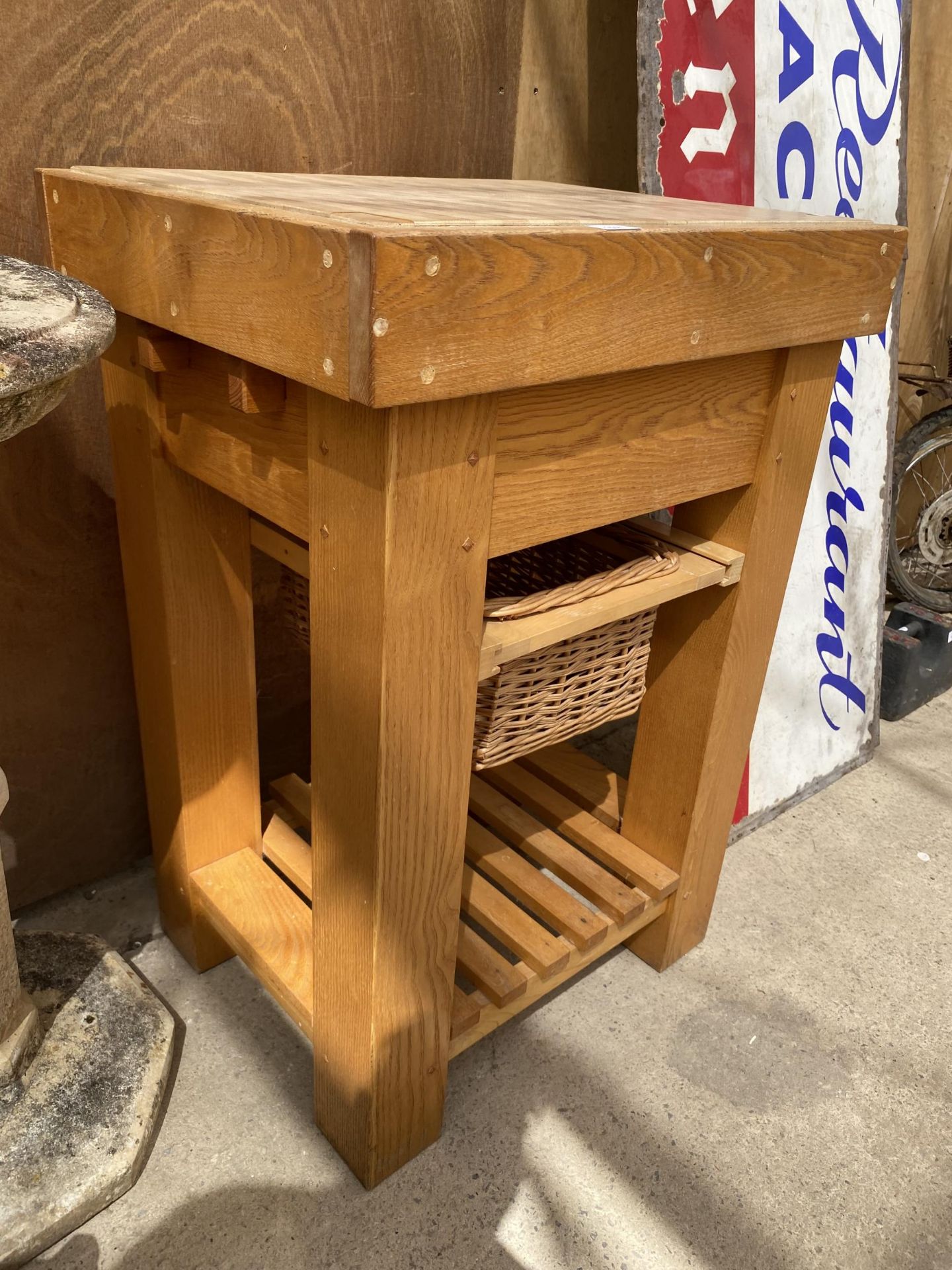 A SMALL OAK BUTCHERS BLOCK - Image 2 of 5