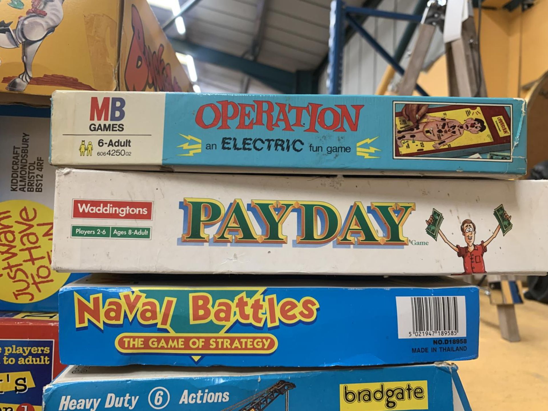 NINE VARIOUS BOARD GAMES TO INCLUDE PAY DAY, OPERATION, BUCKAROO ETC - Image 6 of 6