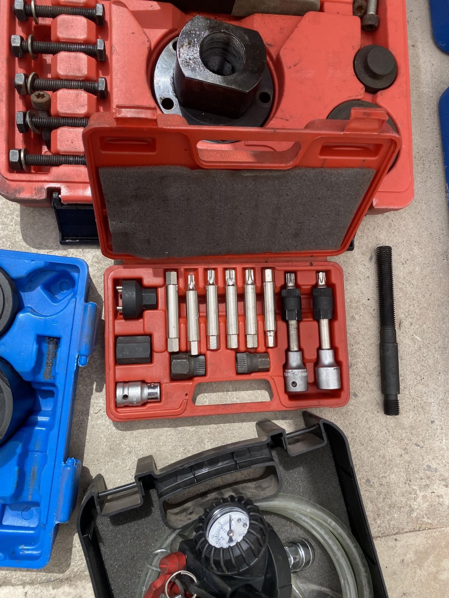 AN ASSORTMENT OF MECHANICS TOOLS TO INCLUDE AN ALTERNATOR BIT SET AND A COOLING SYSTEM FILLER ETC - Image 2 of 5