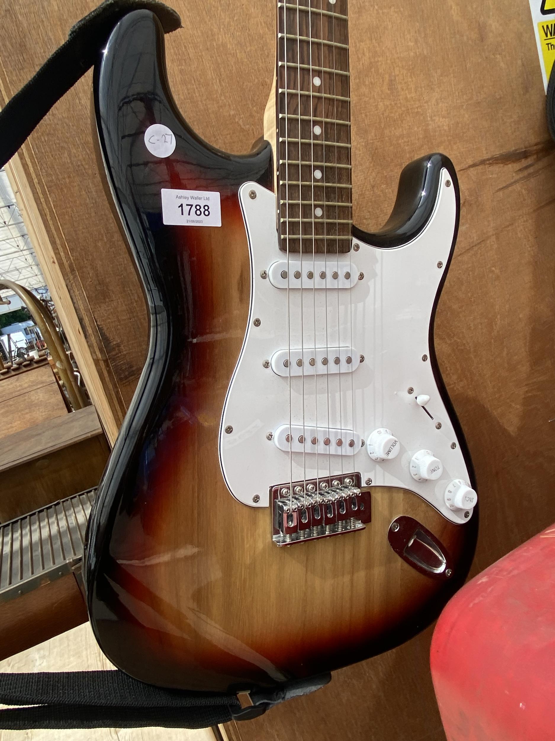 A CRUISER BY CRAFTER ELECTRIC GUITAR COMPLETE WITH CARRY CASE, PITCH PIPES AND WHAMMY BAR - Image 2 of 4