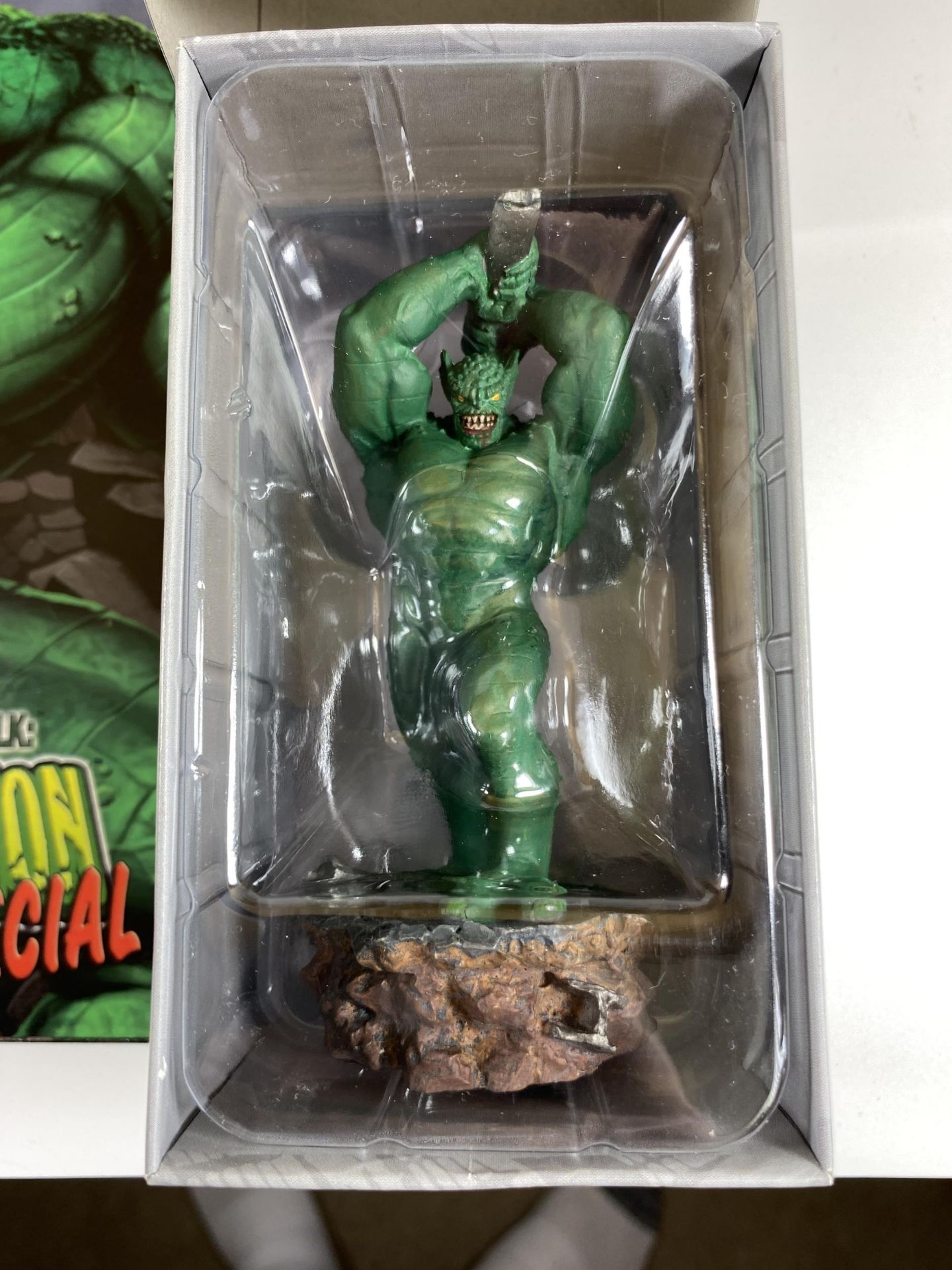 A BOXED THE CLASSIC MARVEL COLLECTION SPECIAL FIGURE - 'THE INCREDIBLE HULK, ABOMINATION' , WITH - Image 2 of 4