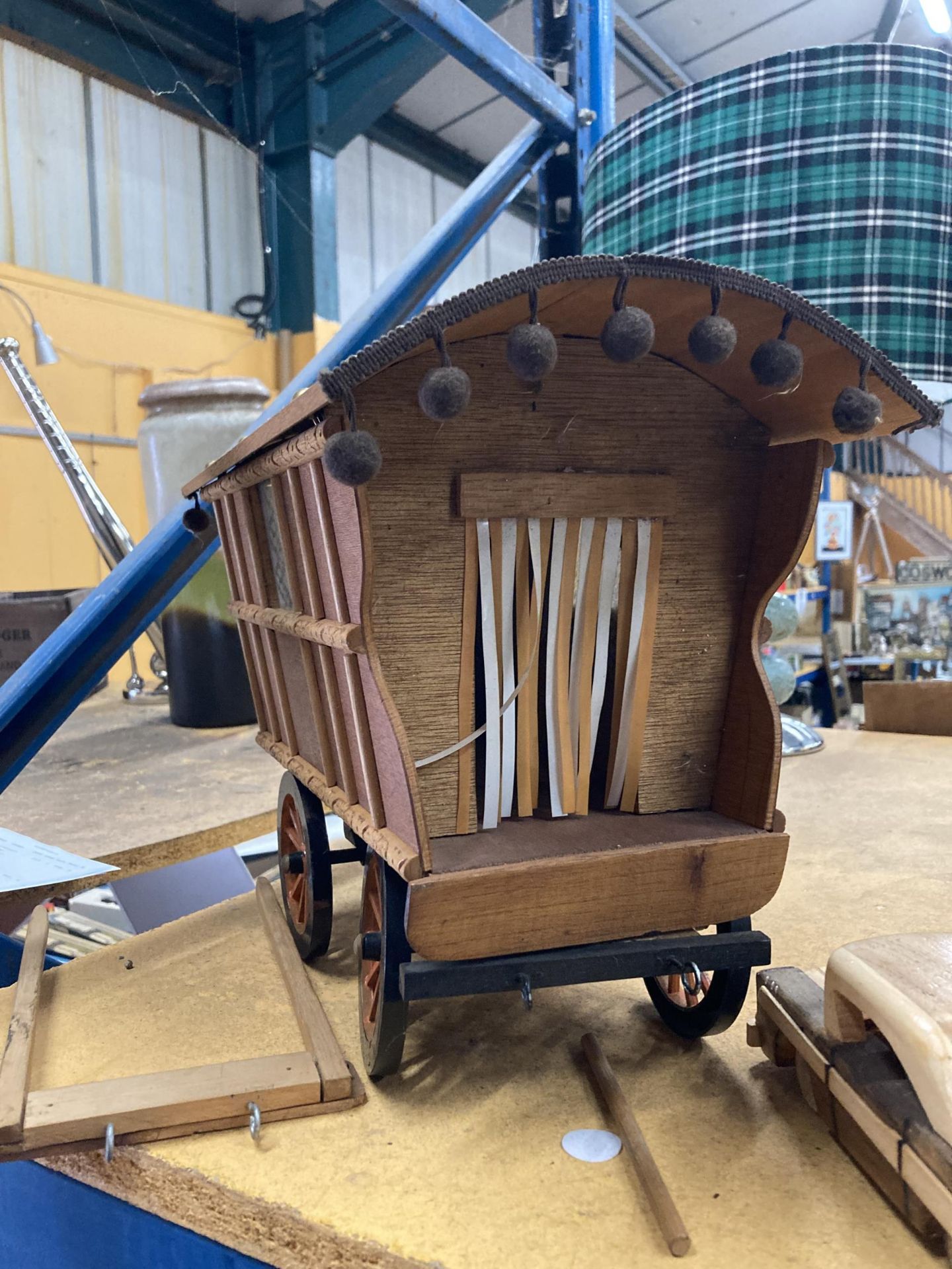 A WOODEN ROMANY CARAVAN AND CAR - Image 3 of 5