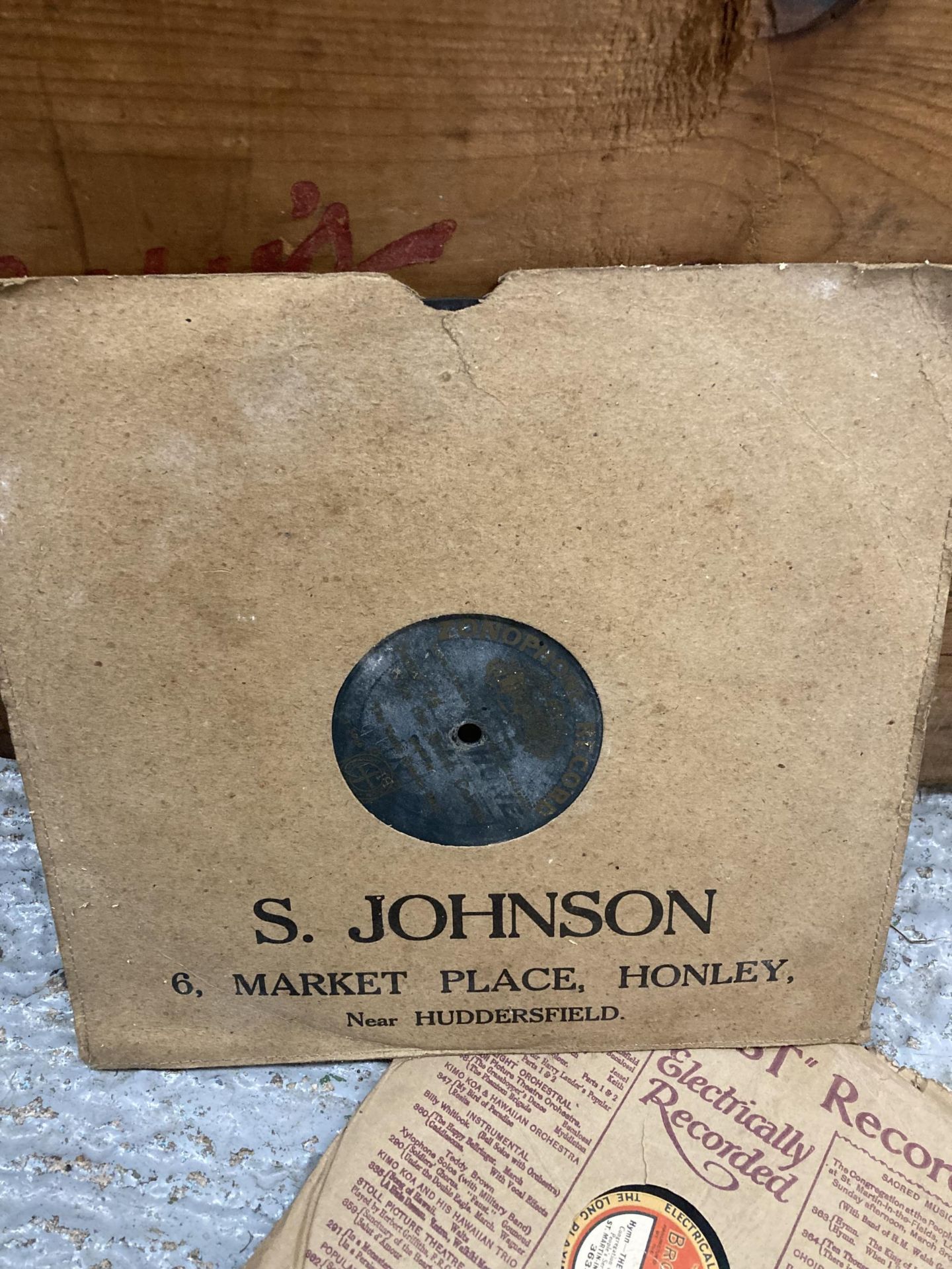 A COLLECTION OF VINTAGE 78RPM SHELLAC RECORDS - Image 5 of 5