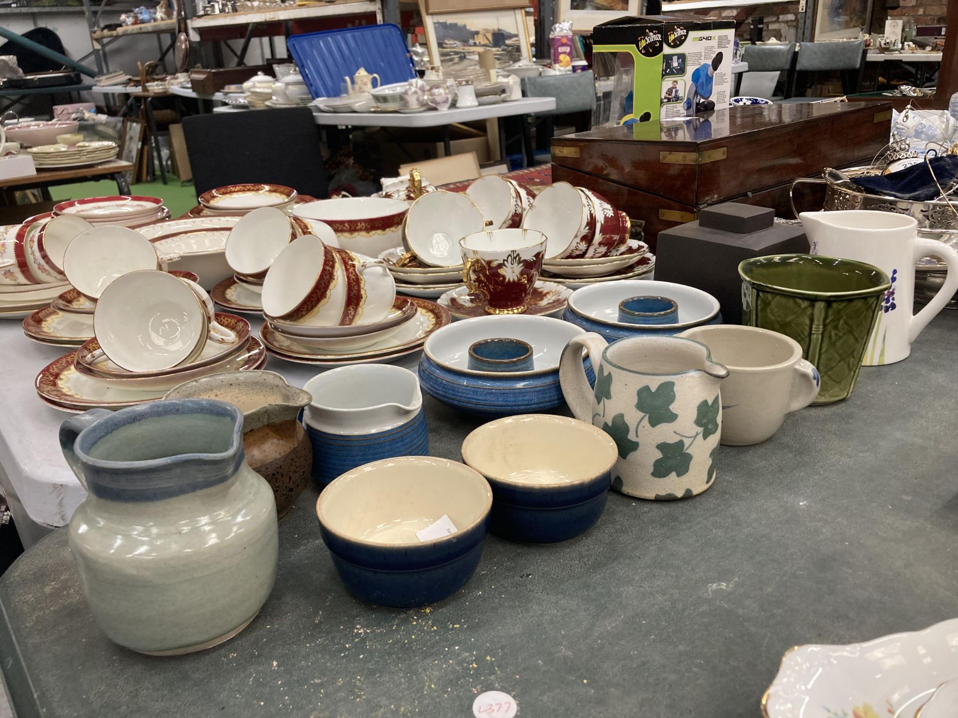 A GROUP OF STUIOD POTTERY WARES AND FURTHER CERAMICS - Image 3 of 5