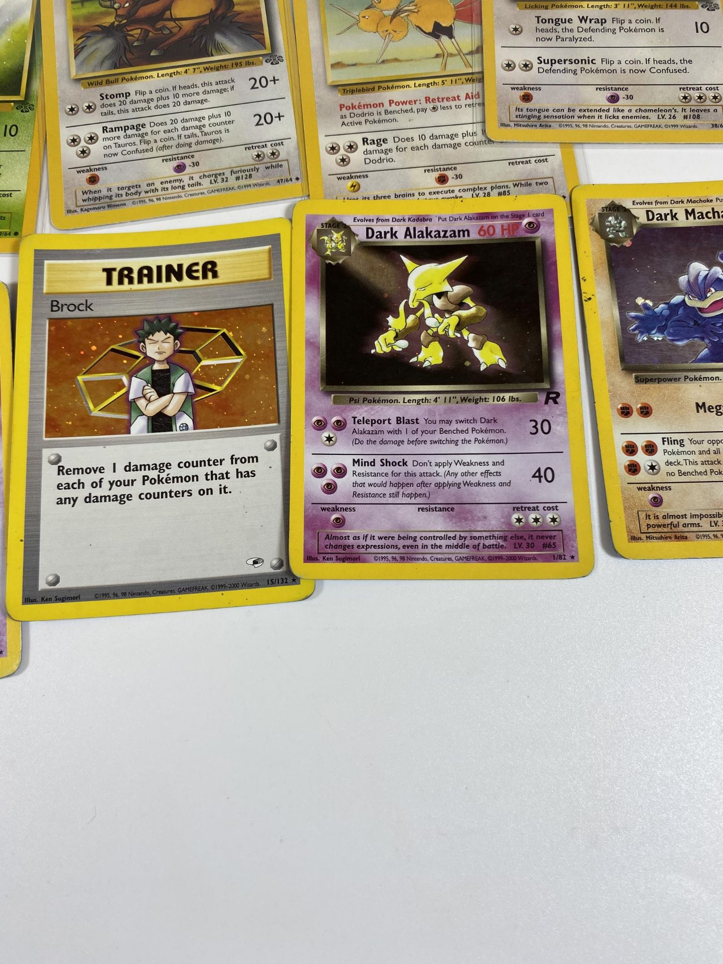 A COLLECTION OF 1999 POKEMON JUNGLE SET CARDS, TEAM ROCKET HOLO CARDS, DARK ALAKAZAM ETC - Image 3 of 5