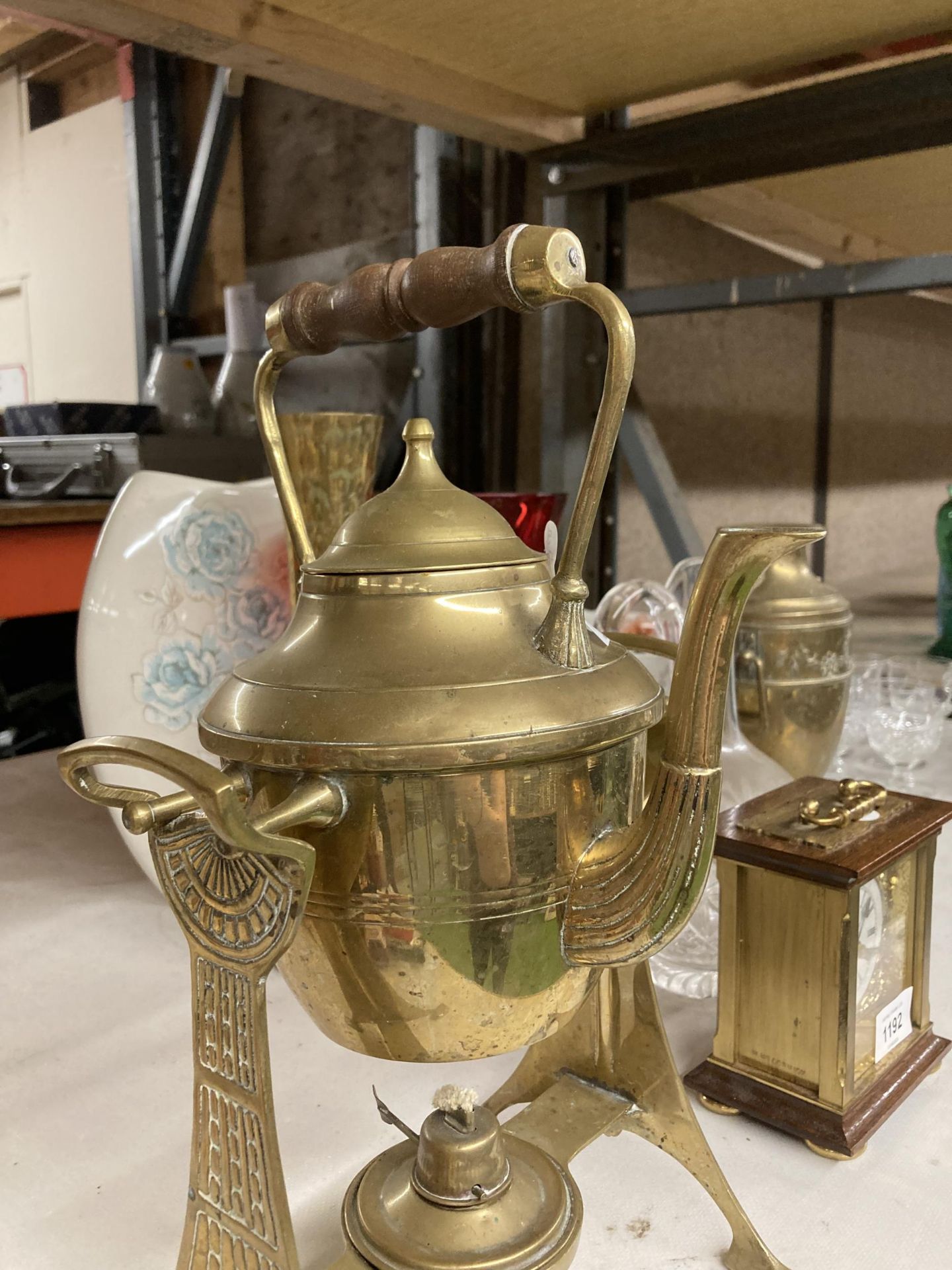 A VINTAGE BRASS SPIRIT KETTLE - Image 3 of 4