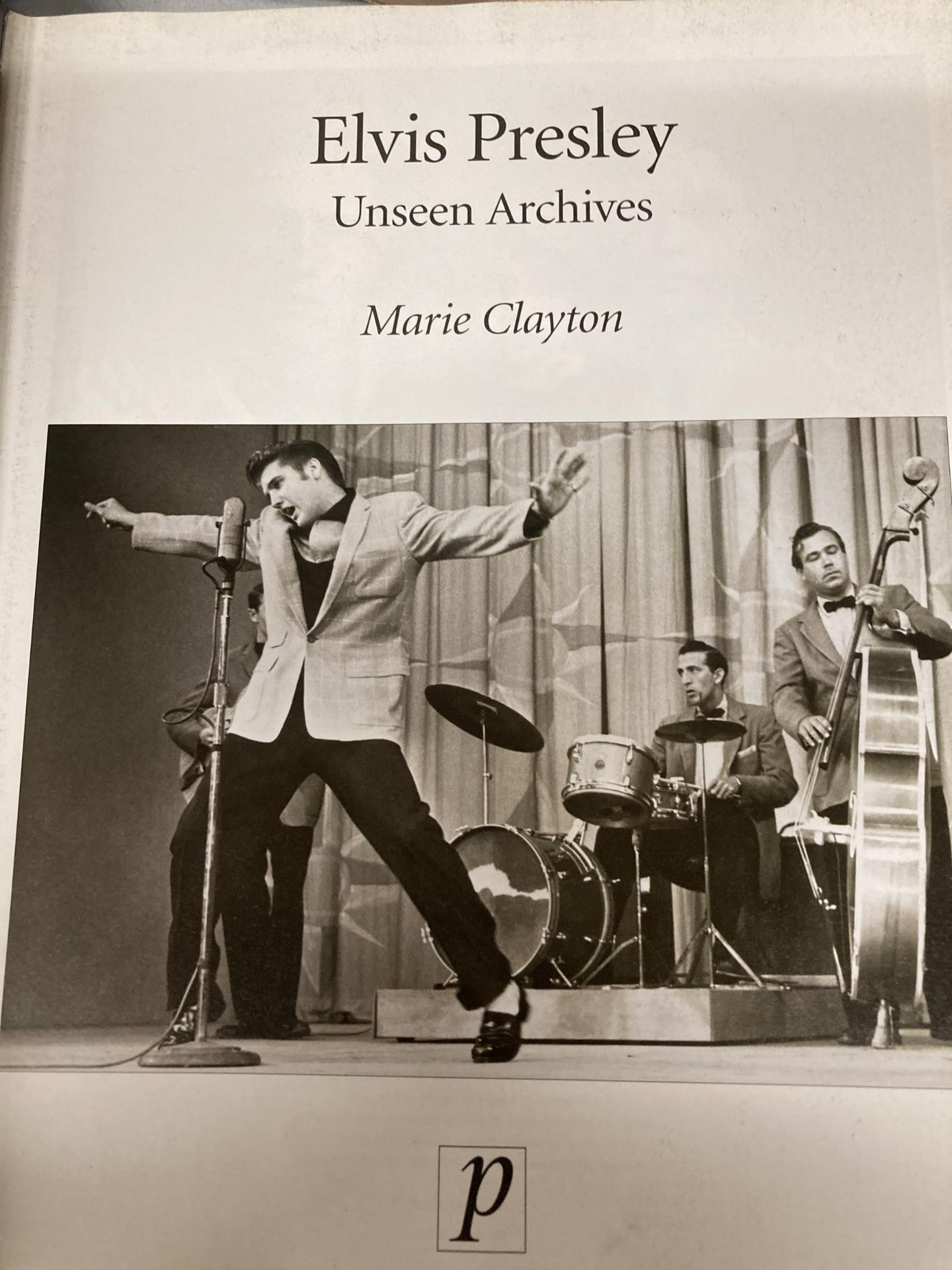 AN ELVIS PRESLEY 'UNSEEN ARCHIVES' BOOK, ELVIS COMPLETE' WITH MUSIC AND WORDS PLUS A SCRAP BOOK OF - Image 3 of 4