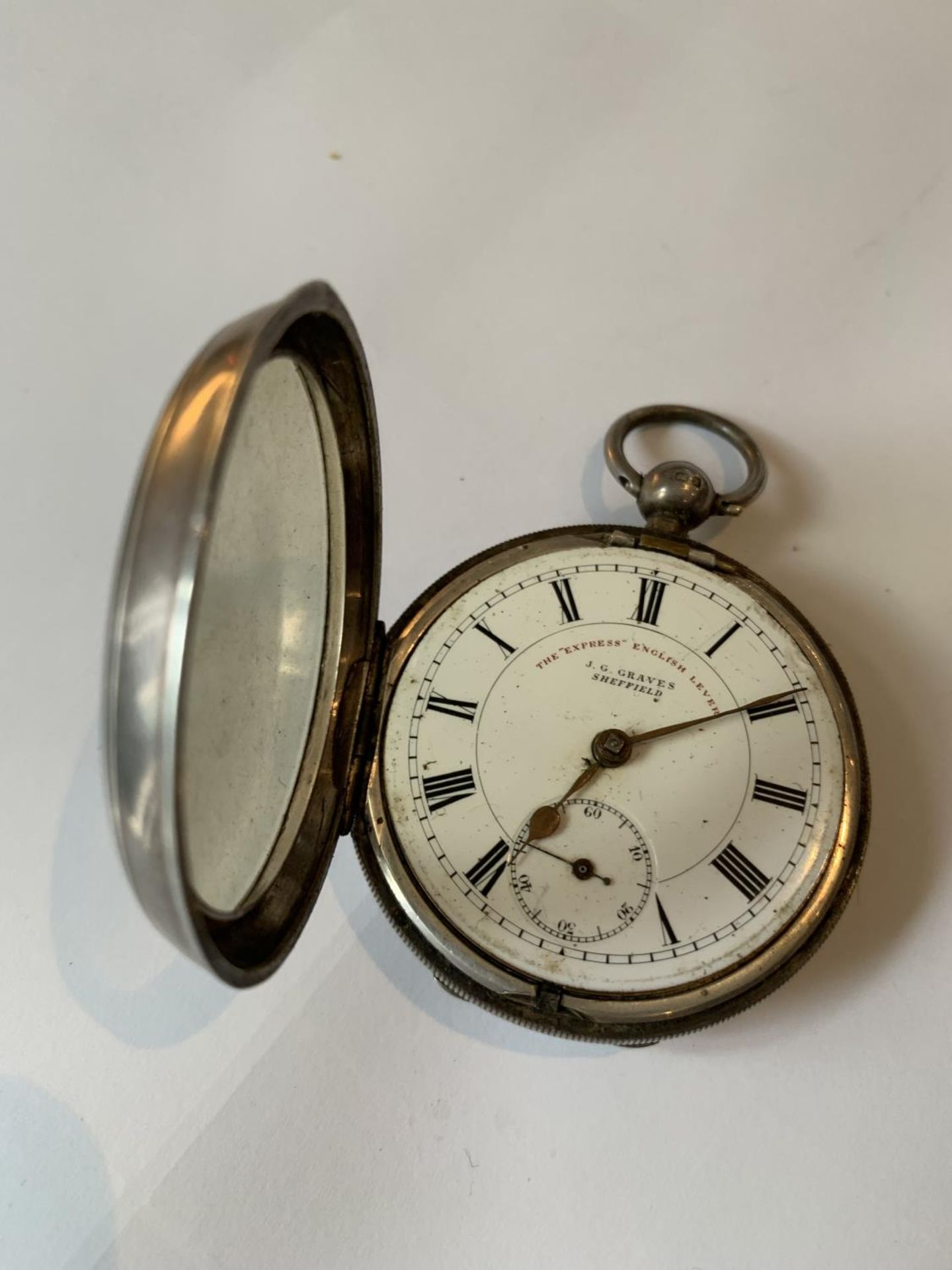 A HALLMARKED BIRMINGHAM SHEFFIELD POCKET WATCH 'THE EXPRESS ENGLISH LEVER J.G. GREAVES SHEFFIELD' - Image 4 of 5