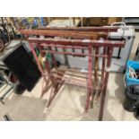 FOUR METAL BUILDERS TRESTLES