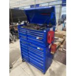 A LARGE TWENTY DRAWER FOUR WHEELED METAL SNAPON MECHANICS CHEST, FULL OF SNAP ON TOOLS TO INCLUDE