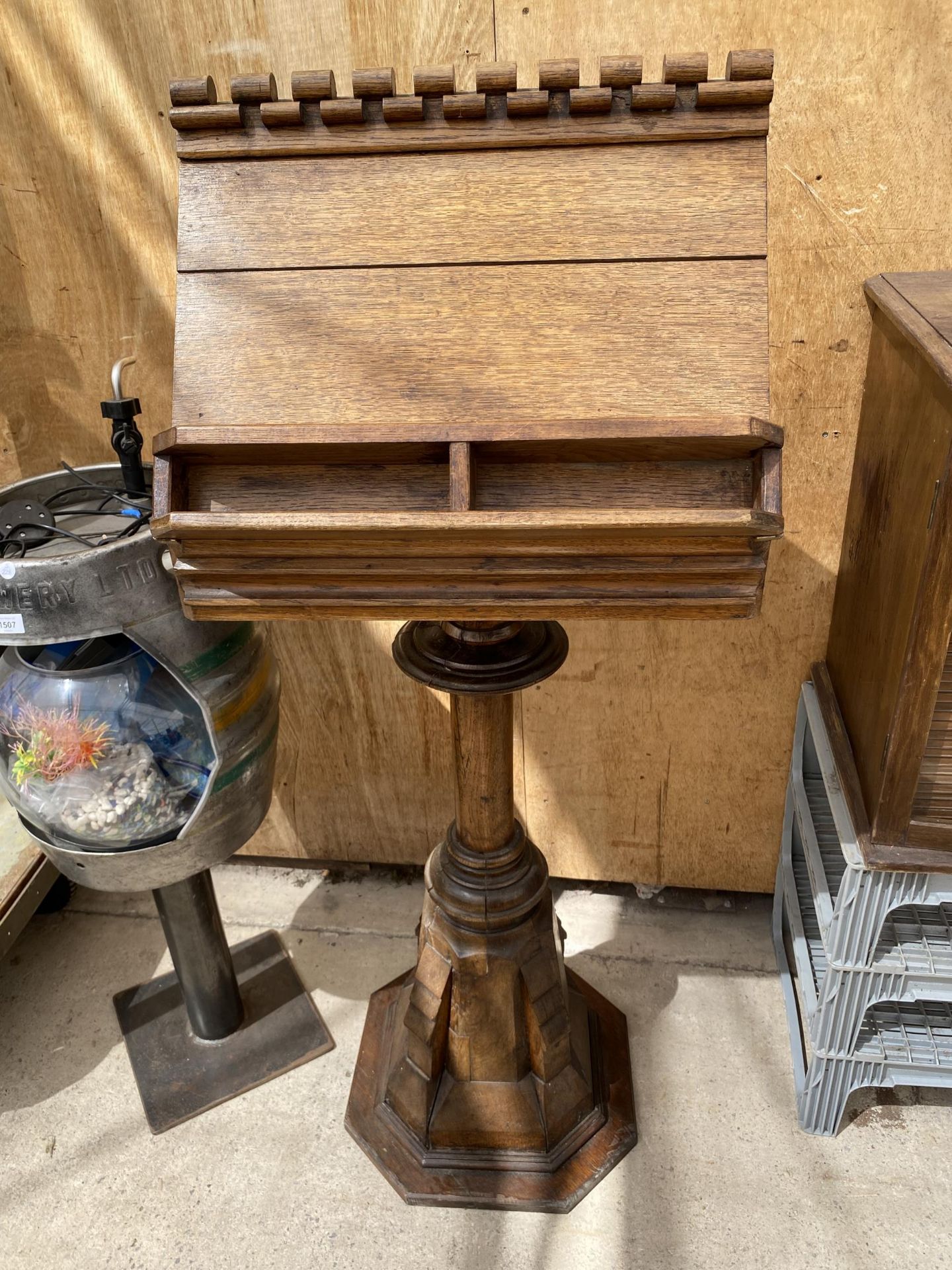 A SOLID OAK REVOLVING LECTERN/MEET AND GREET STAND (H:137CM) - Image 5 of 5