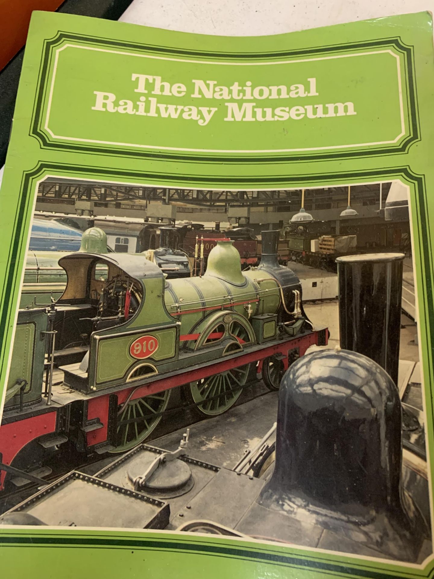 A MINIATURE MAMOD STEAM ENGINE AND A NATIONAL RAILWAY MUSEUM BOOK - Image 4 of 4