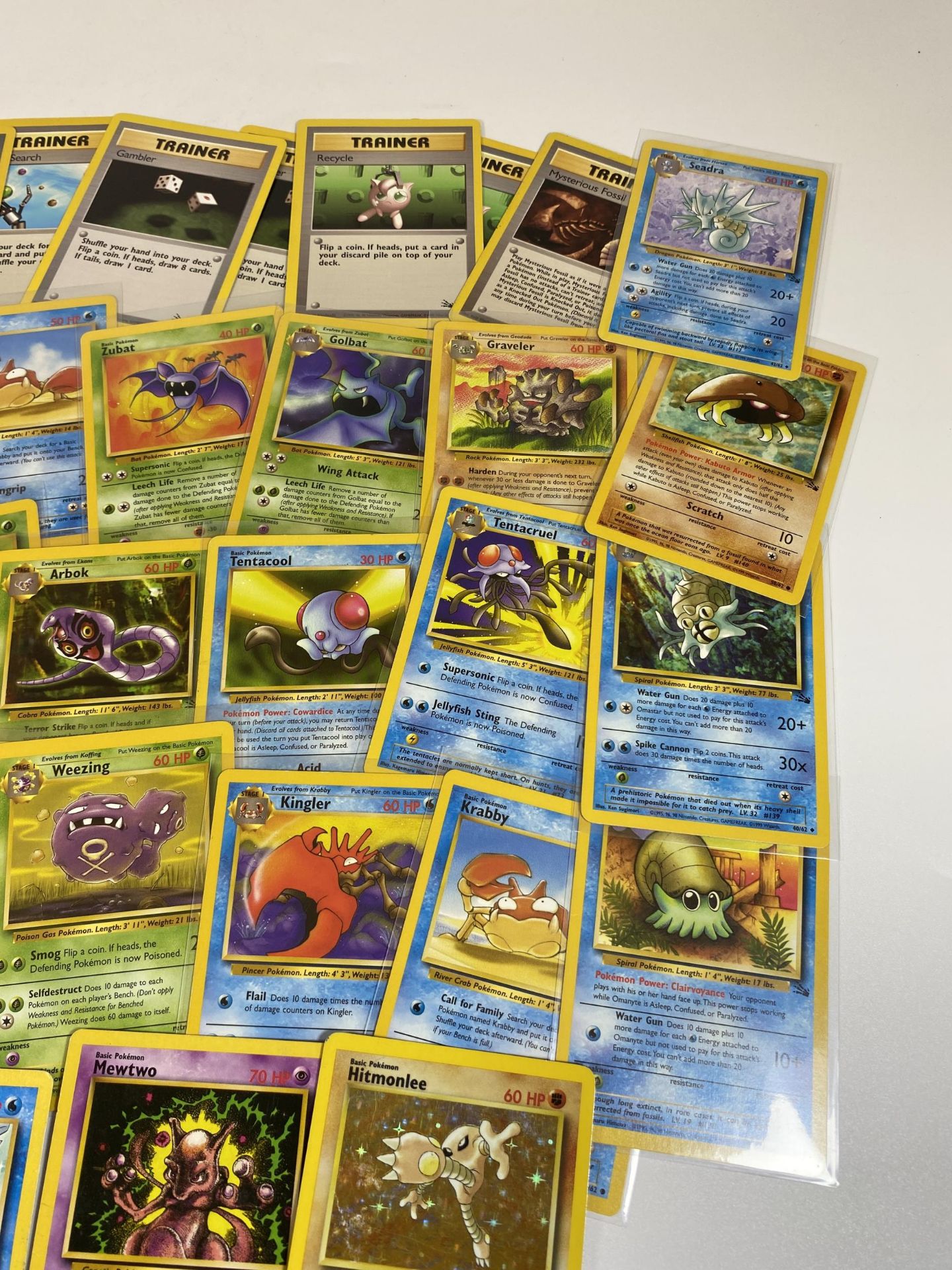 A COLLECTION OF 1999 POKEMON FOSSIL SET CARDS, HOLO HITMONLEE, LAPRAS, MEWTWO PROMO ETC - Image 5 of 5