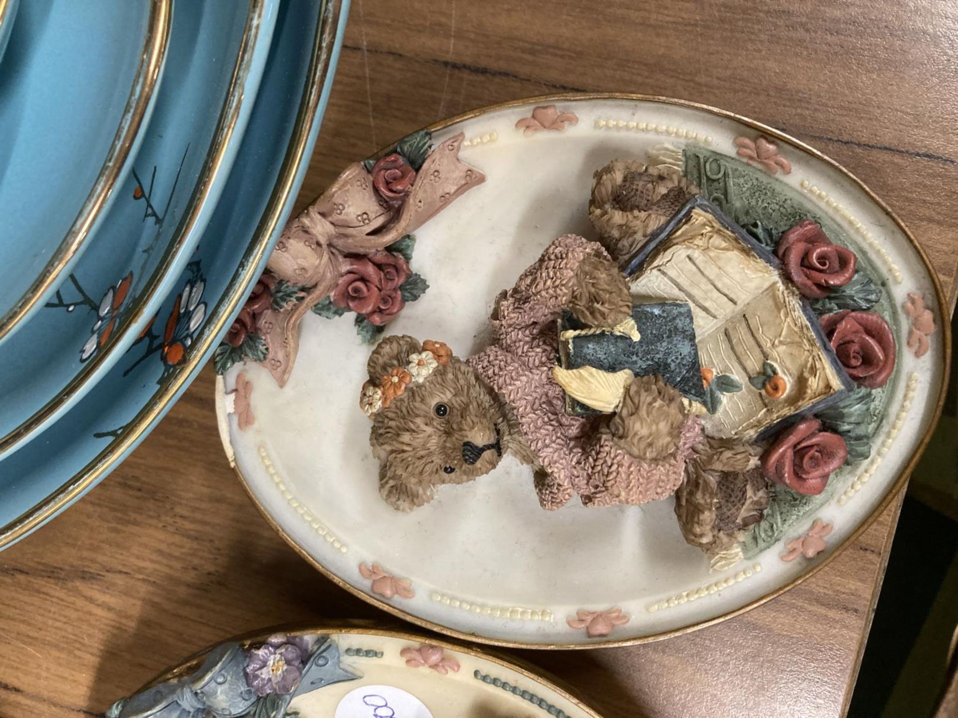 A COLLECTION OF CERAMICS TO INCLUDE OLD FOLEY CHINA FLORAL DISH SET ETC - Image 4 of 6
