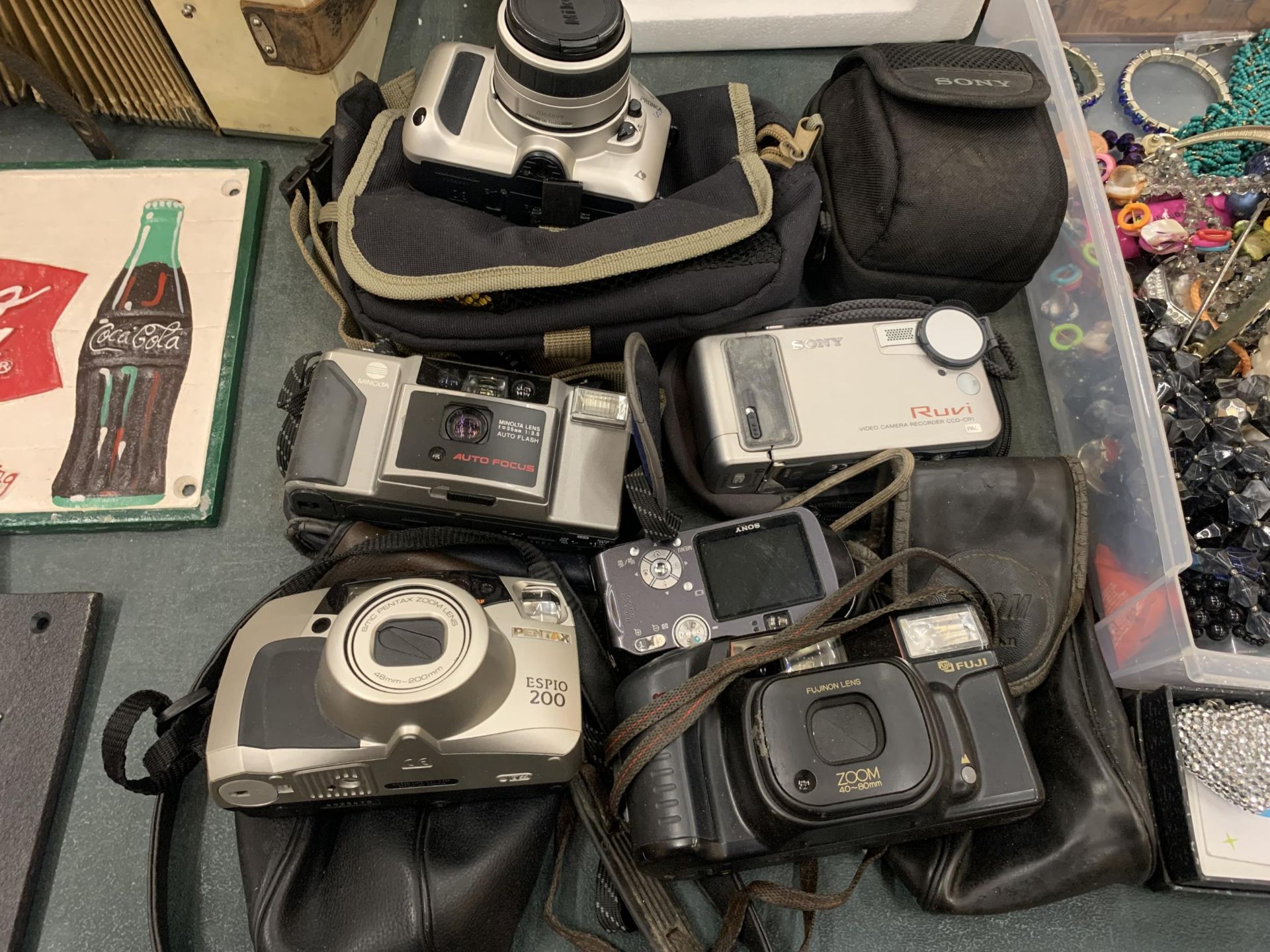 A MIXED LOT OF CAMERAS, PENTAX, SONY, ETC