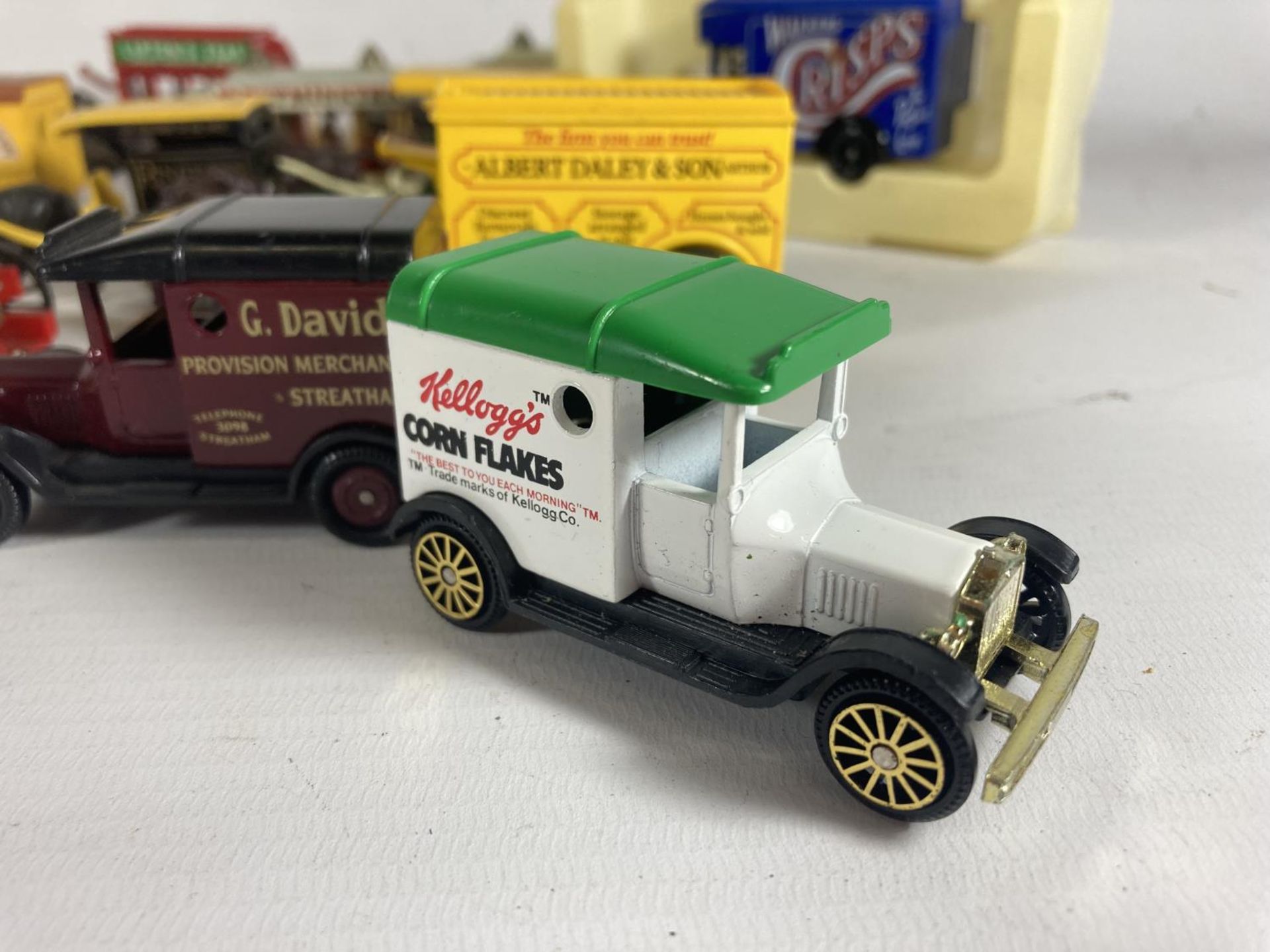 A TRAY OF LLEDO HORSE DRAWN VEHICLES AND SOME BOXED CORGI VINTAGE VANS - Image 2 of 5