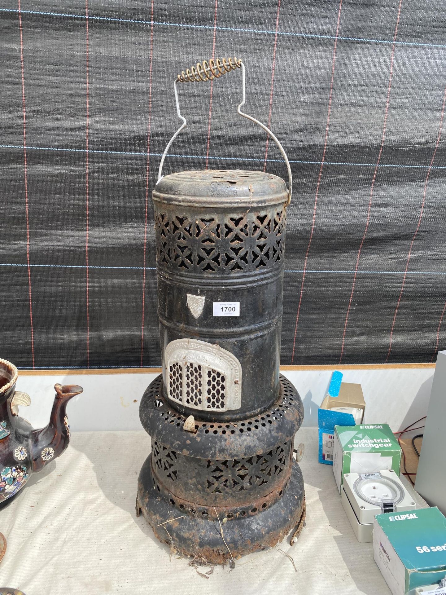 A VINTAGE METAL PARAFIN HEATER