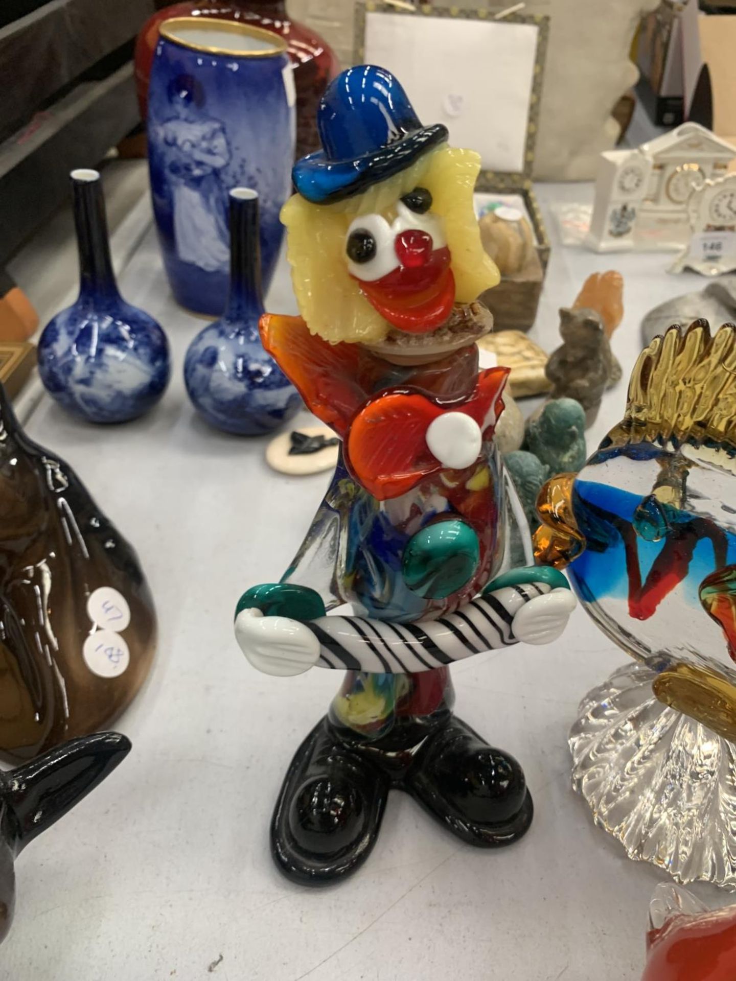 THREE MURANO GLASS FIGURES TO INCLUDE A CLOWN, FISH AND A COCKEREL - Bild 3 aus 5