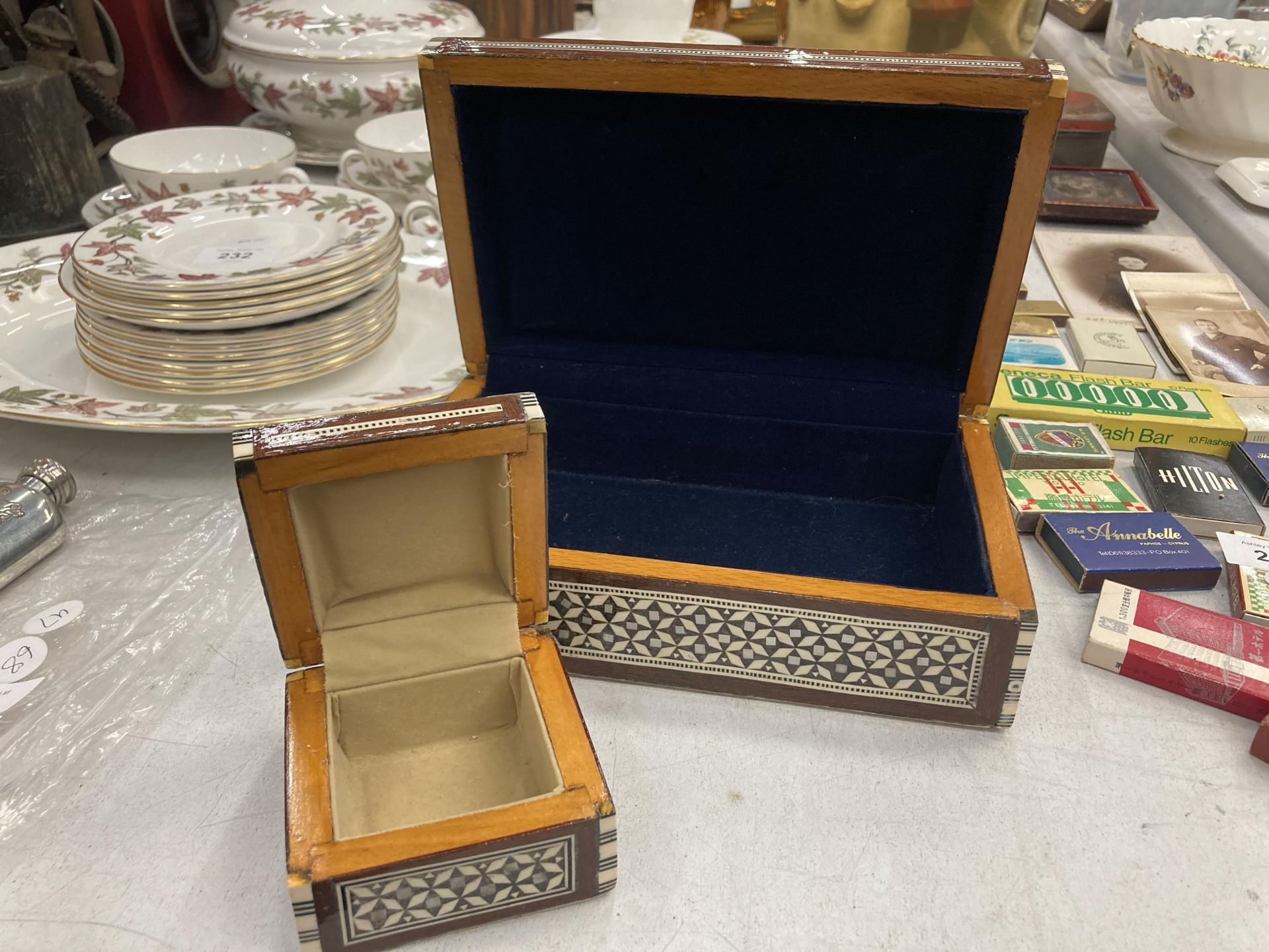 TWO VINTAGE INLAID MIDDLE EASTERN JEWELLERY BOXES - Image 3 of 3