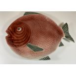 A PORTUGUESE BELO FAIANCAS POTTERY FISH DESIGN SERVING PLATTER, LENGTH 40CM