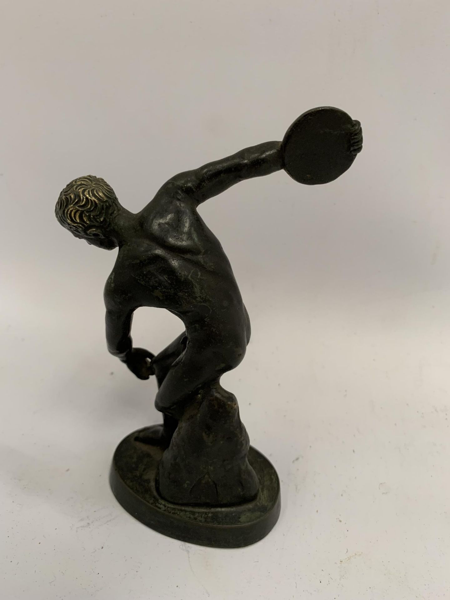 A BRONZE MODEL OF ACHILLES THROWING A DISCUS - Image 2 of 3