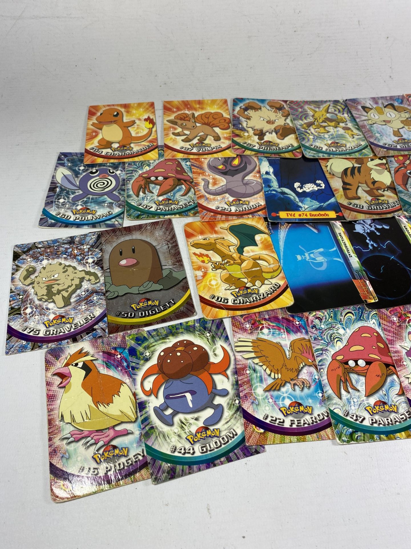 A COLLECTION OF TOPPS POKEMON SERIES 1 & 2 TRADING CARDS, CHARIZARD ETC - Bild 5 aus 5