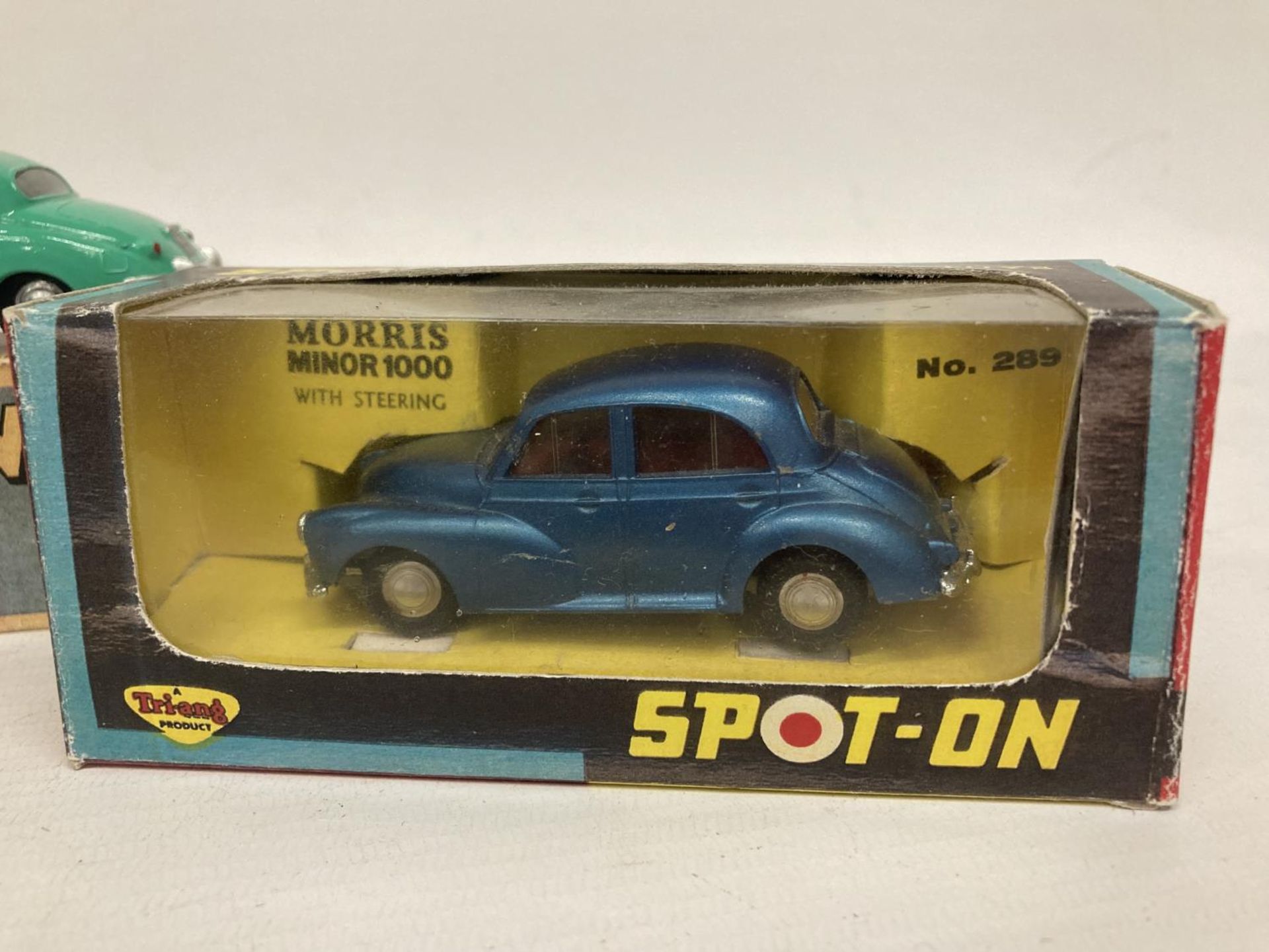 THREE SPOT-ON BOXED MODELS TO INCLUDE A MORRIS MINOR 1000 (NO 289), A JAGUAR S-TYPE (NO 276) AND A - Image 2 of 4