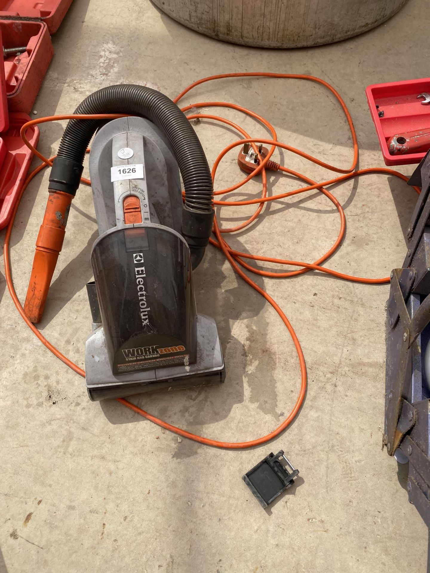 AN ELECTROLUX WORK ZONE CARVAC