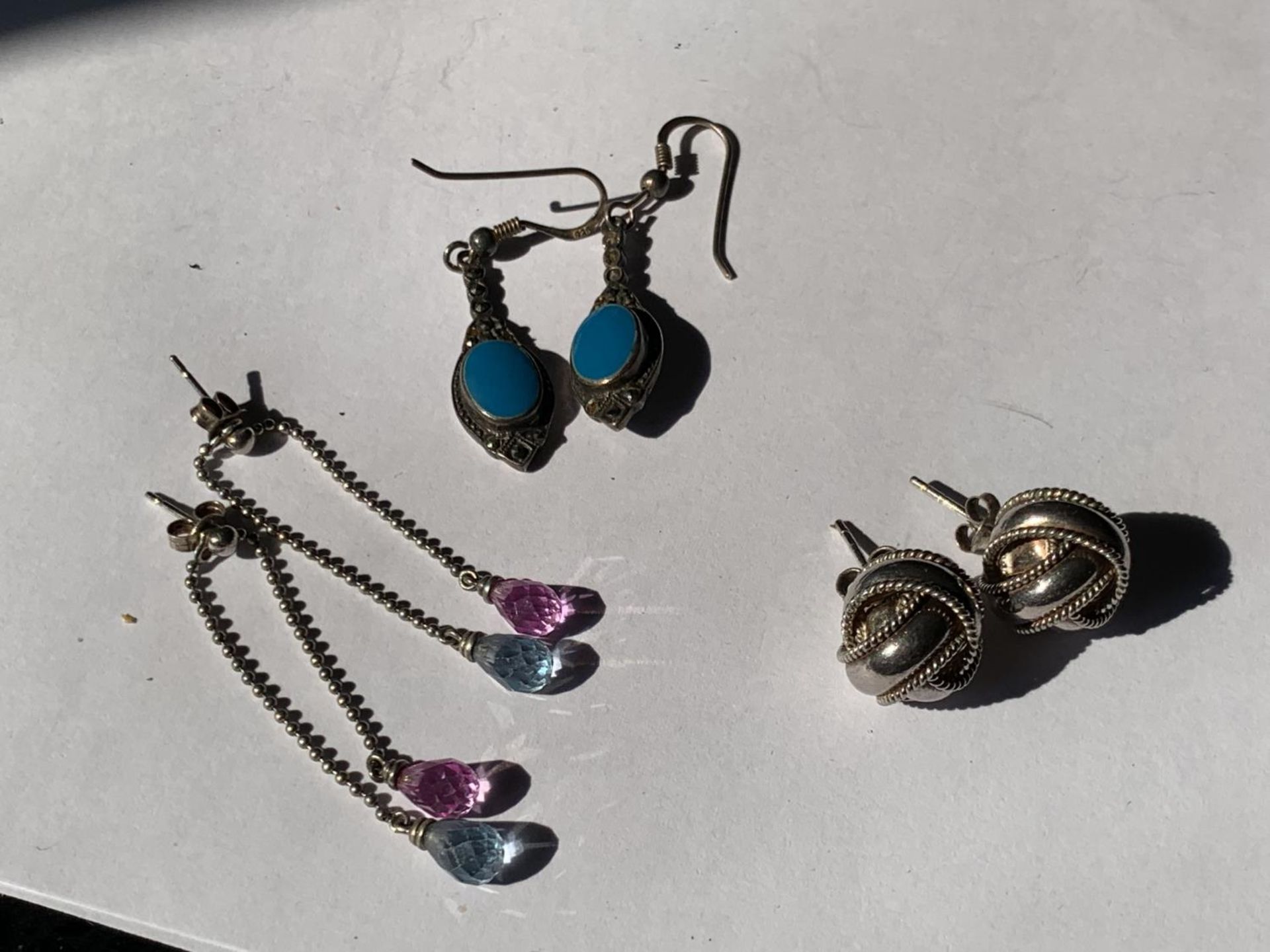 FIVE PAIRS OF OF SILVER EARRINGS - Image 3 of 3