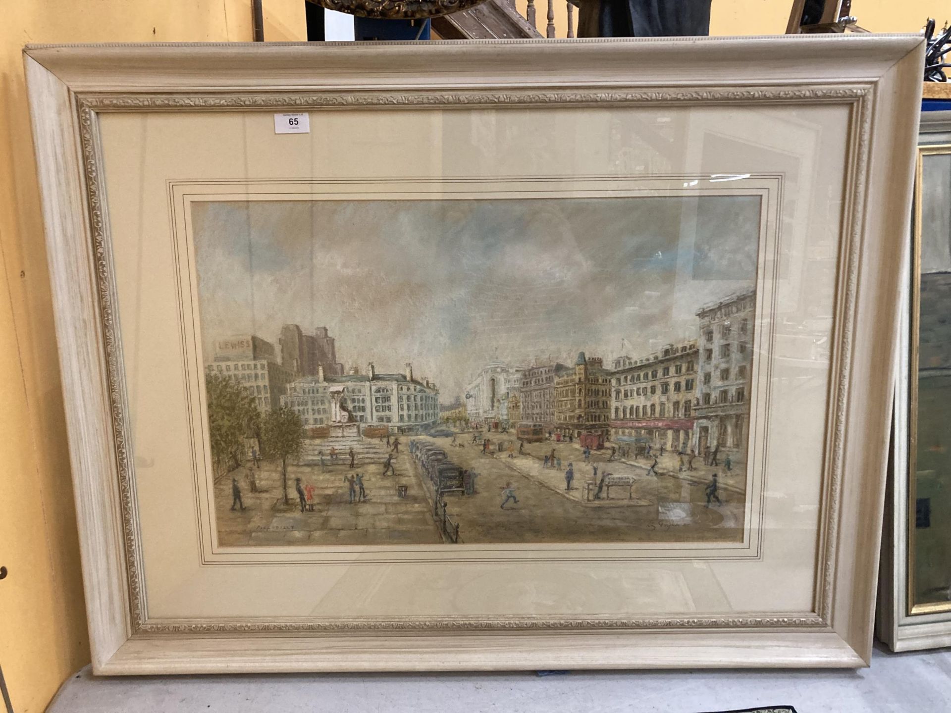 * LIZ TAYLOR (BRITISH, 20TH CENTURY) 'PICCADILY MANCHESTER' PASTEL, SIGNED AND DATED 85, 42 X