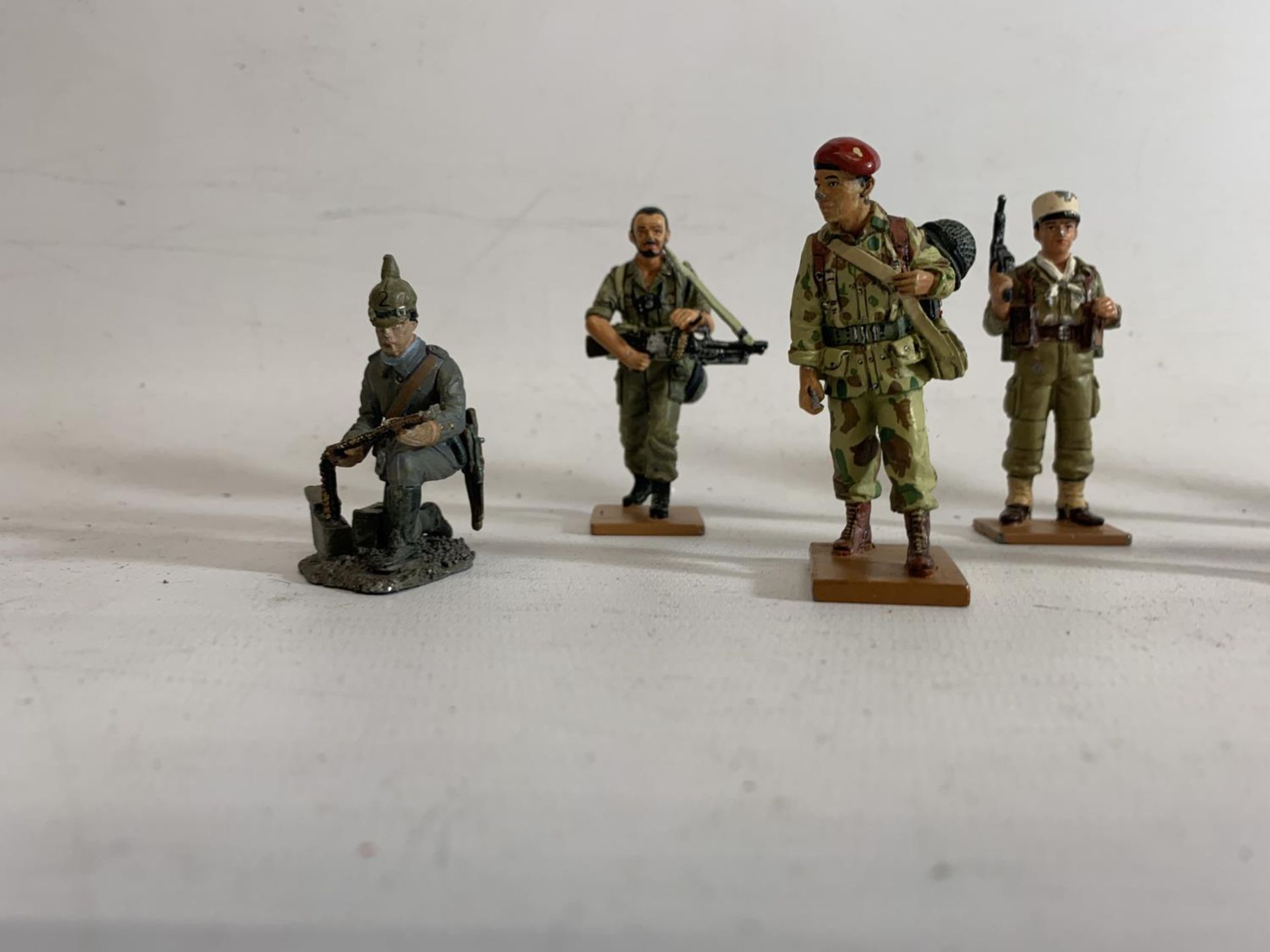 TWELVE DEL PRADO DIE CAST FIGURES OF SOLDIERS FROM VARIOUS ERAS TO INCLUDE VIETNAM, KOREAN WAR ETC - Image 3 of 9