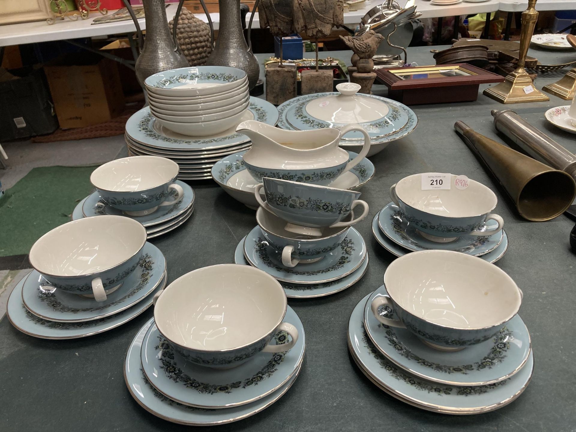 A ROYAL DOULTON 'HARMONY' PART DINNER SERVICE, TUREEN ETC