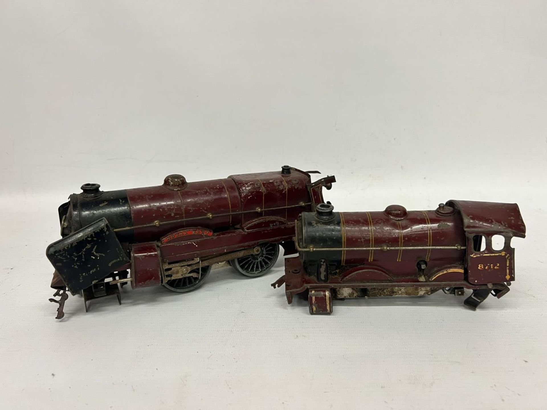 TWO HORNBY O GAUGE ELECTRIC LOCOMOTIVES - A ROYAL SCOT AND A NUMBER 8712 - BOTH FOR RESTORATION