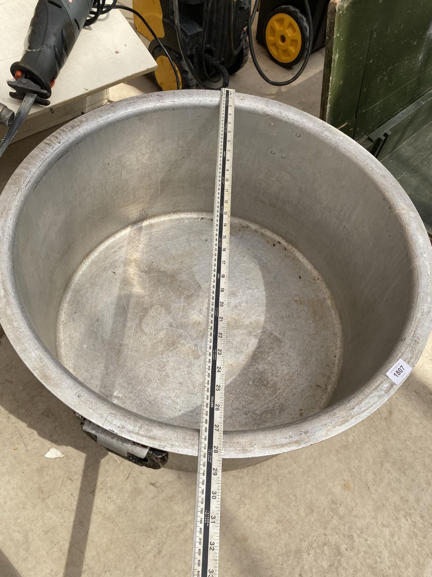 A VERY LARGE STAINLESS STEEL COOKING POT - Image 2 of 3