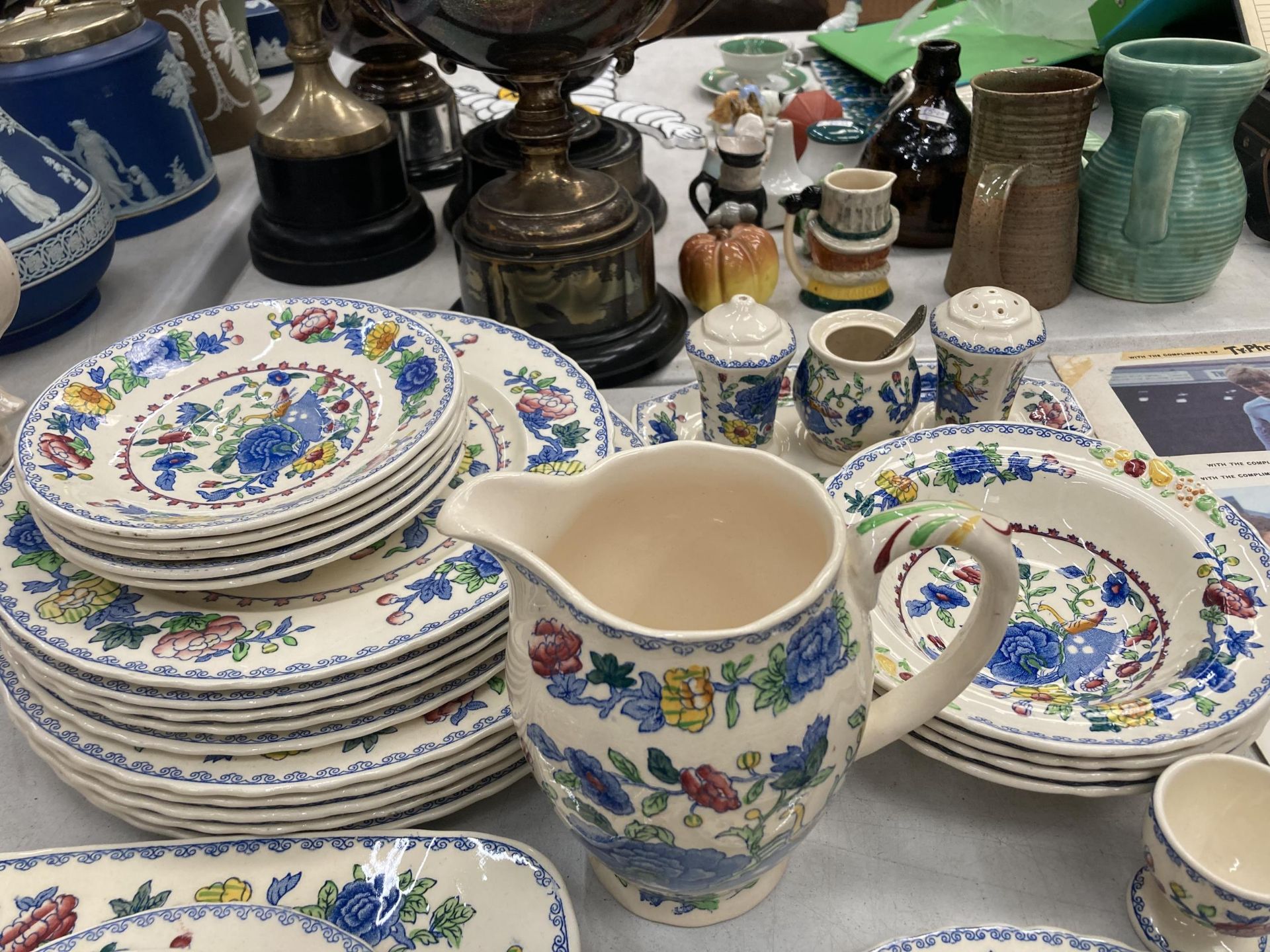 A MASONS IRONSTONE REGENCY PATTERN DINNER SERVICE - Image 2 of 5