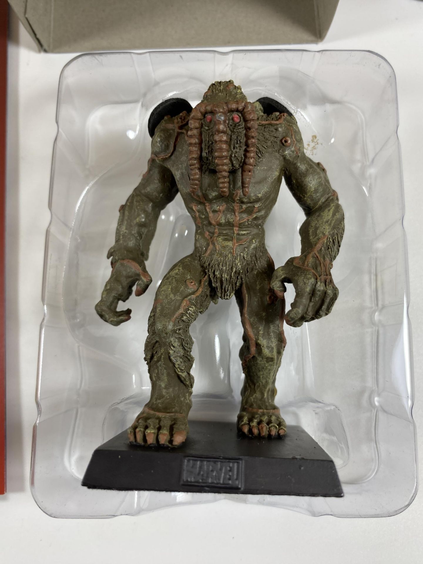 A BOXED THE CLASSIC MARVEL COLLECTION SPECIAL FIGURE - 'MAN-THING' , WITH MAGAZINE - Image 3 of 4