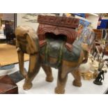 A LARGE WOODEN ELEPHANT PLANT STAND HEIGHT 47CM, LENGTH 48CM