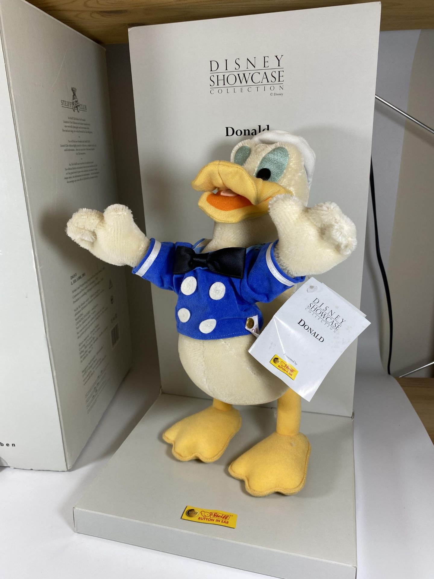 A PAIR OF LIMITED EDITION STEIFF MOHAIR DISNEY SHOWCASE COLLECTION SOFT TOY FIGURES, BOTH BOXED - Image 8 of 8