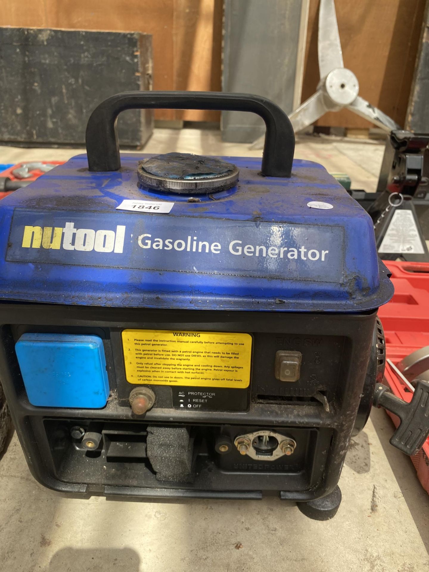 A NUTOOL COMPACT GASOLINE GENERATOR - Image 2 of 2