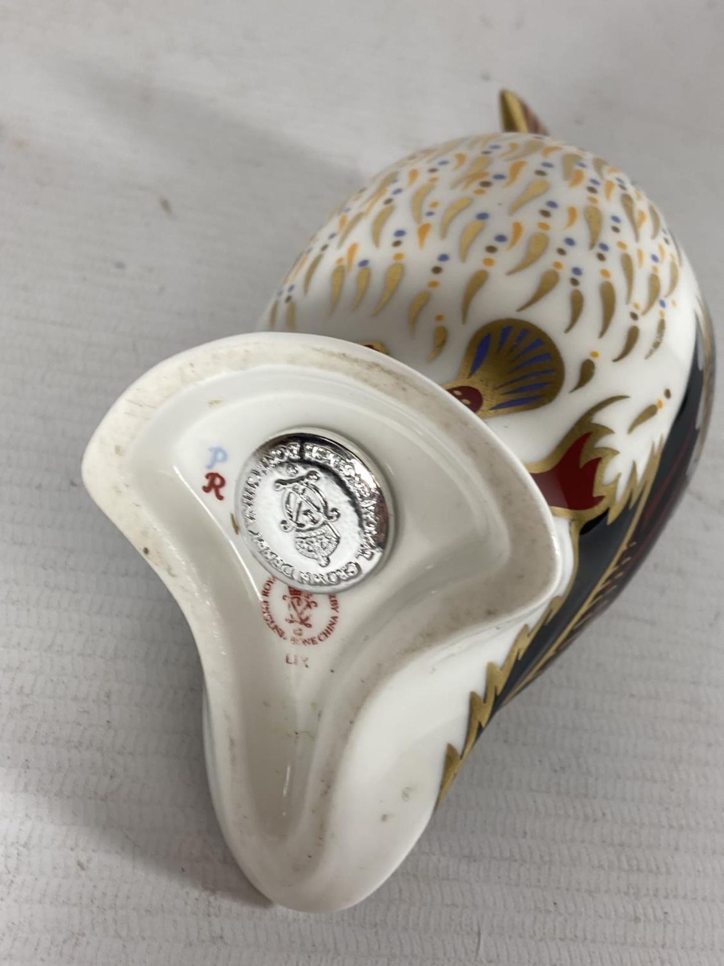 A ROYAL CROWN DERBY PUFFIN PAPERWEIGHT, SILVER STOPPER - Image 3 of 3
