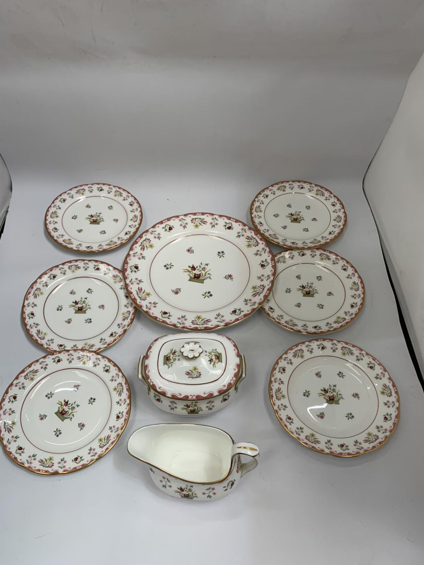 A QUANTITY OF WEDGWOOD 'BIANCA' TO INCLUDE A CAKE PLATE, SIDE PLATES, CREAM JUG AND SUGAR BOWL