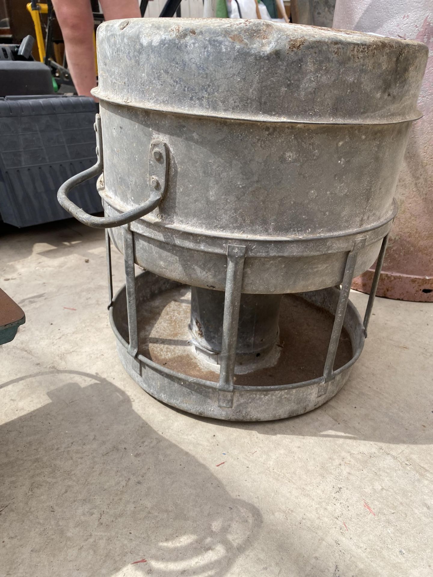 A VINTAGE GALVANISED SWIFTS POULTRY FEEDER - Image 2 of 2