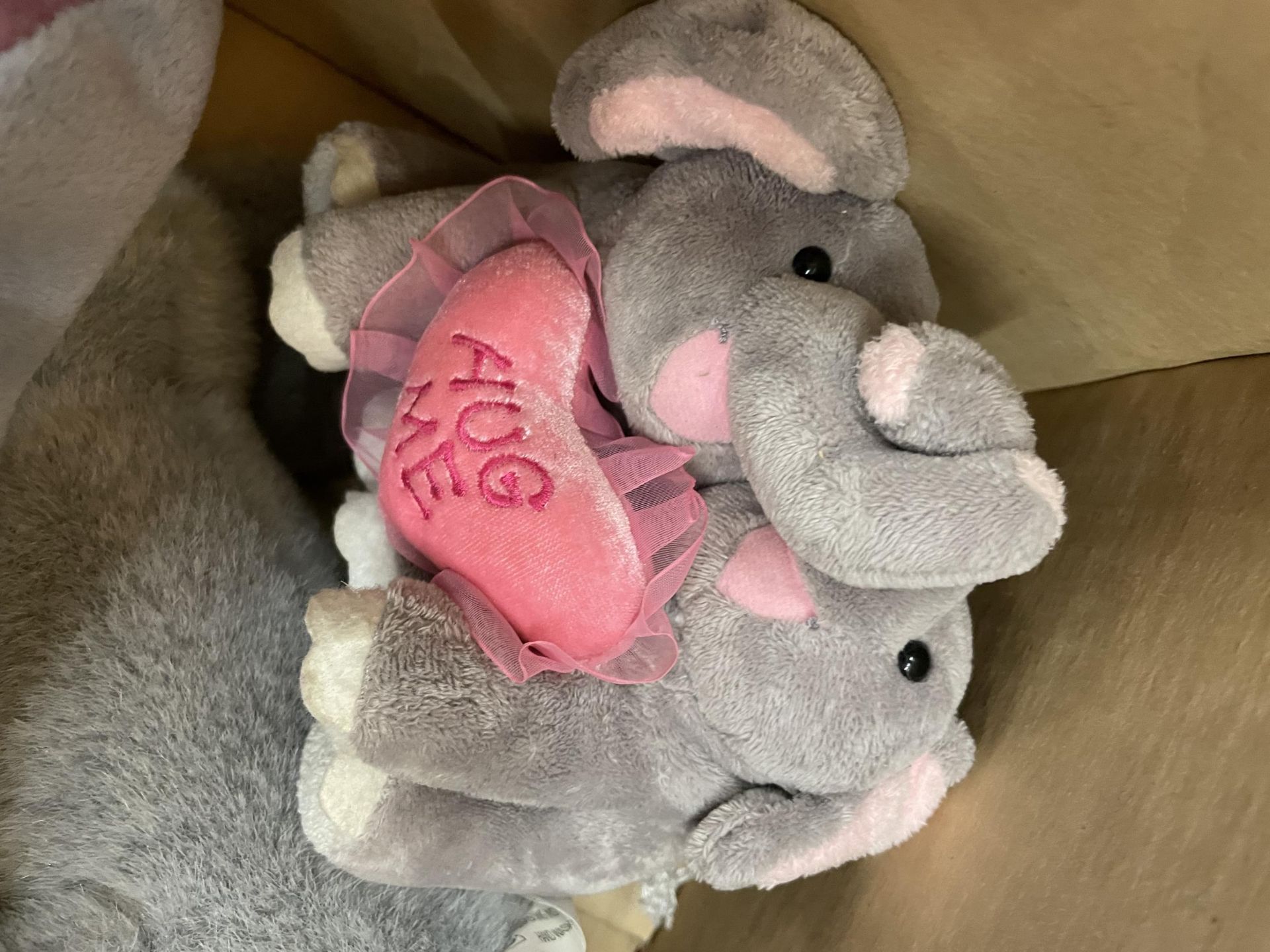 FIVE ASSORTED CUDDLY TOYS TO INCLUDE TWO LARGE ELEPHANTS SOME WITH TAGS - Image 4 of 5