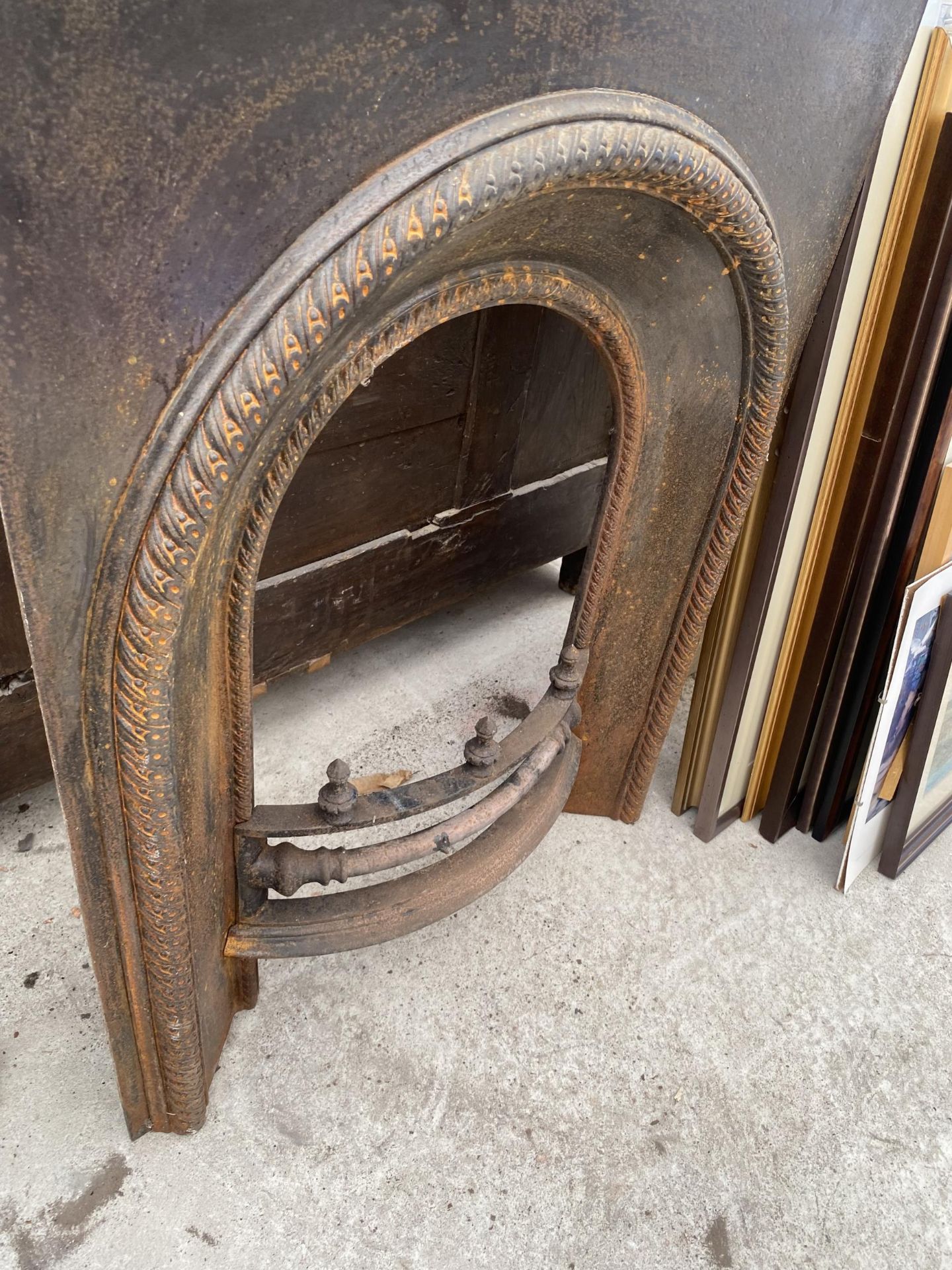 A CAST IRON FIRE SURROUND - Image 2 of 2