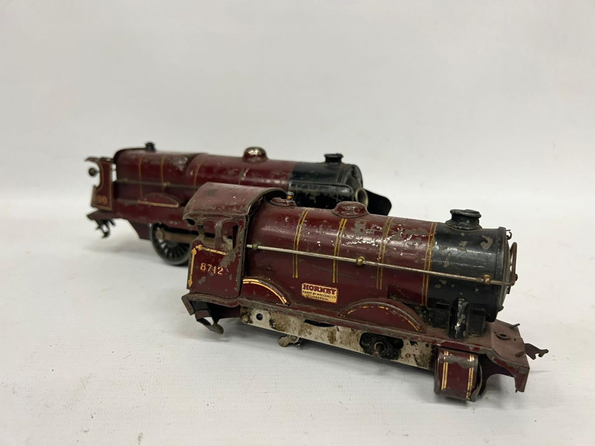 TWO HORNBY O GAUGE ELECTRIC LOCOMOTIVES - A ROYAL SCOT AND A NUMBER 8712 - BOTH FOR RESTORATION - Bild 3 aus 6