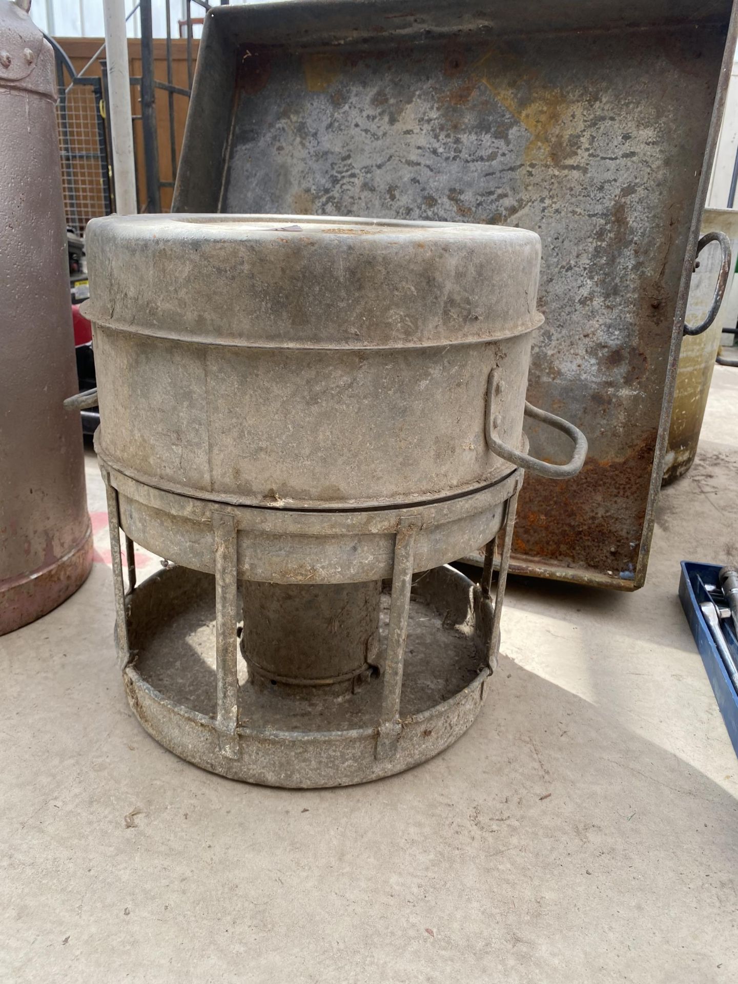 A VINTAGE GALVANISED SWIFTS POULTRY FEEDER AND A LARGE GALVANISED METAL TRAY - Image 2 of 2